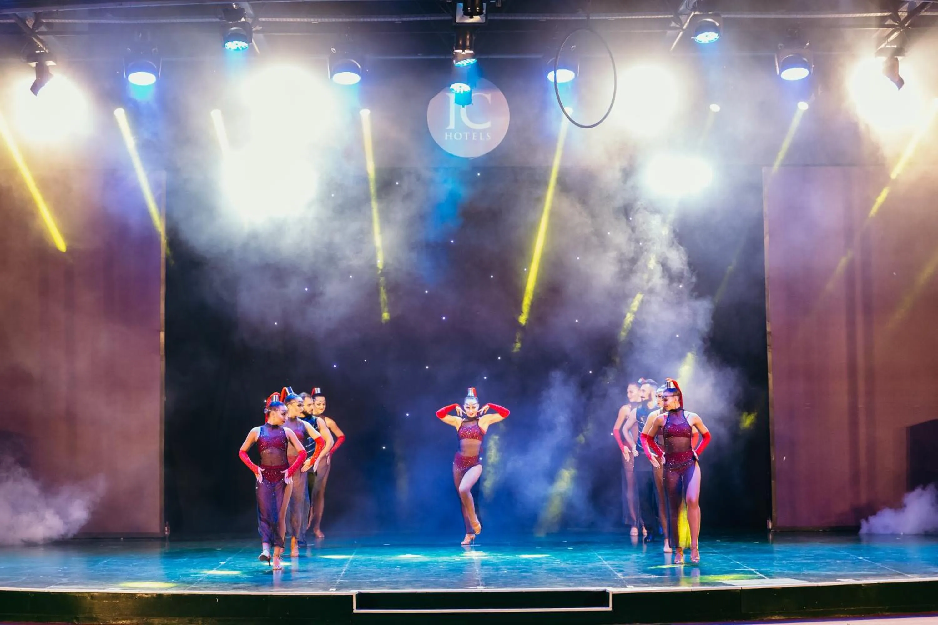 Entertainment in IC Hotels Green Palace & Villas