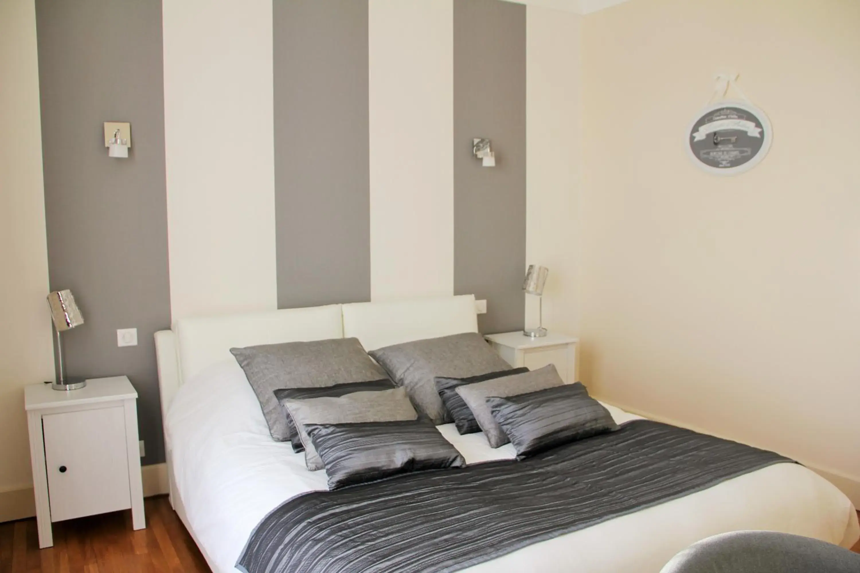 Two Connecting Double Rooms with Shared Bathroom and Terrace in Villa Louis Victor Two Connecting Double Rooms with Shared Bathroom and Terrace in Villa Louis Victor