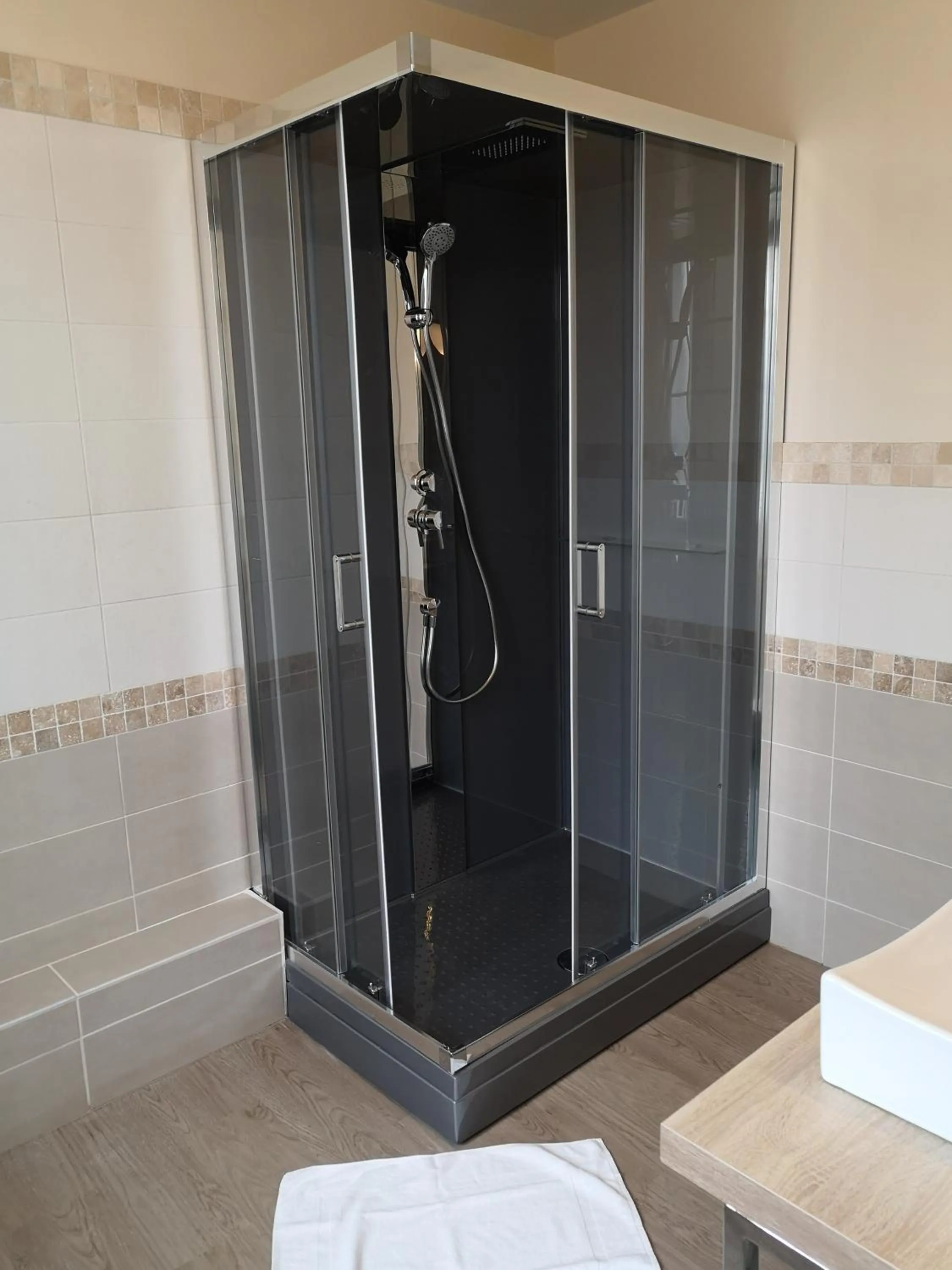 Shower in Villa Louis Victor