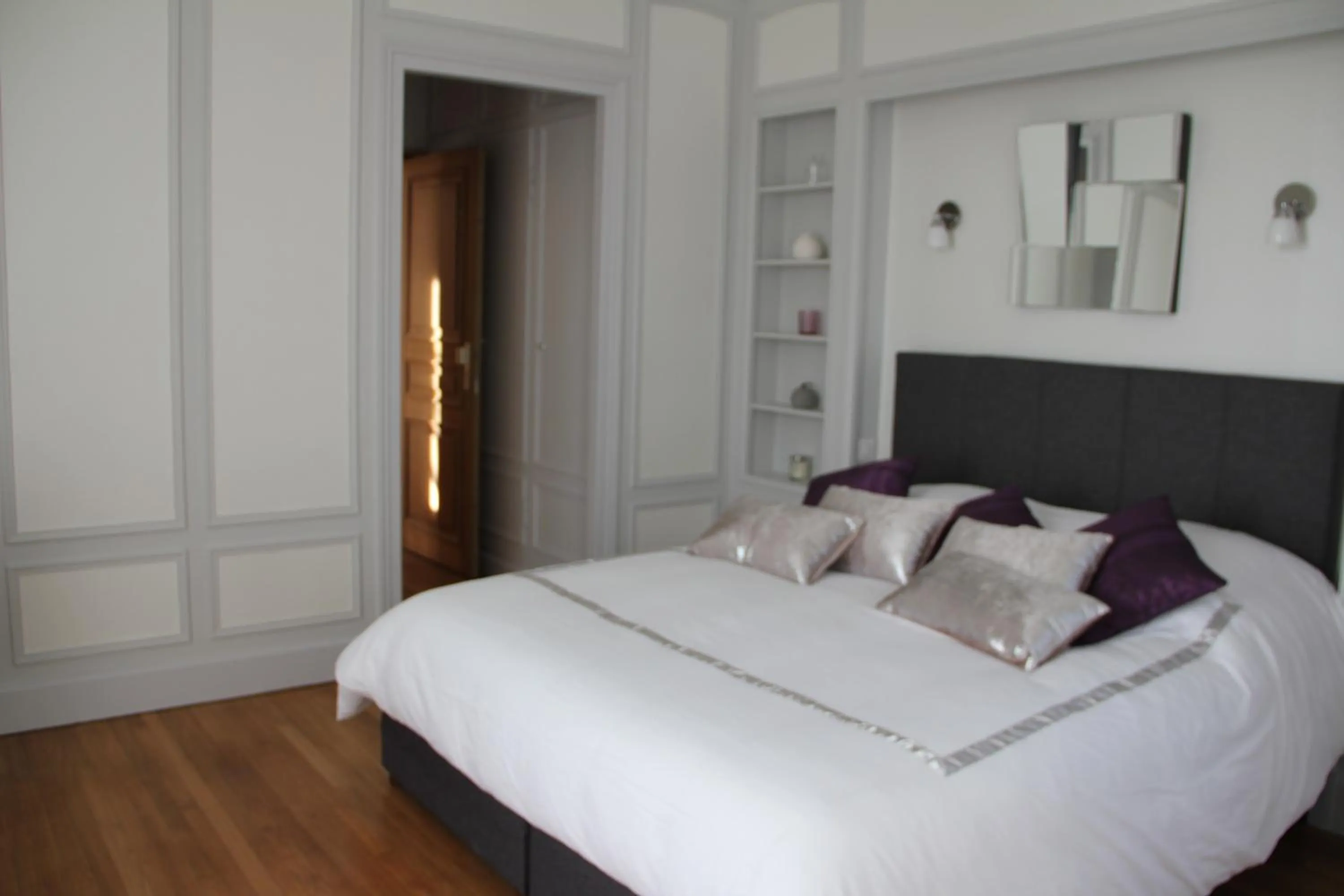 Photo of the whole room in Villa Louis Victor