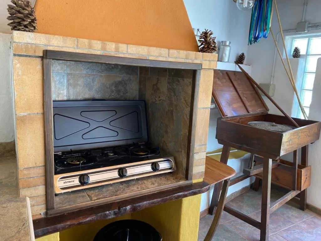 Communal kitchen in Casa emblemática Buenavista del Norte