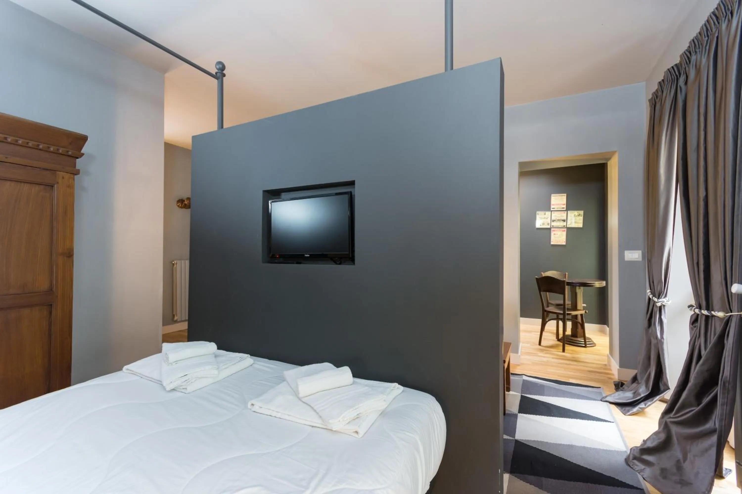 Bed in Porta Palace Apartments