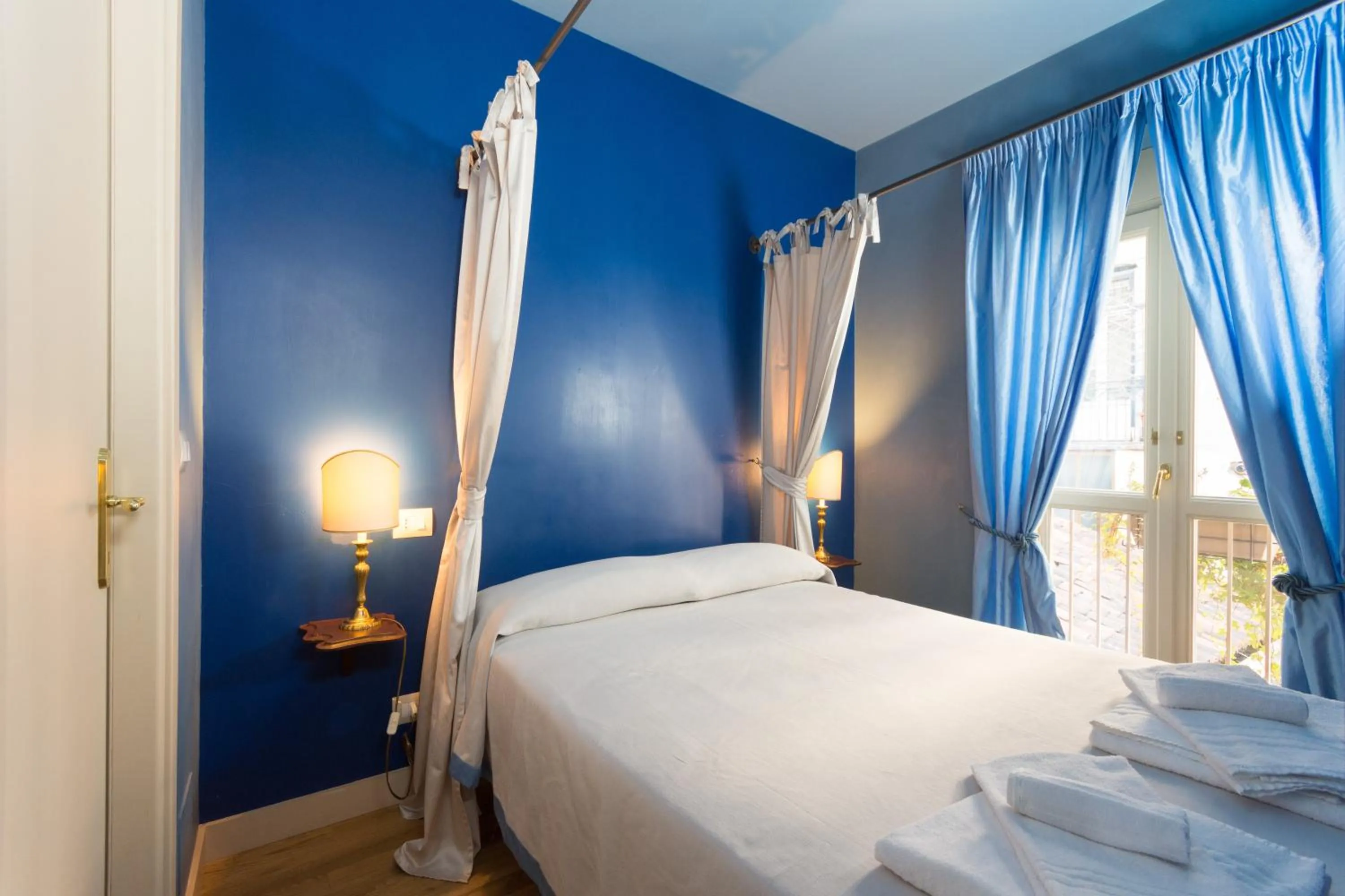 Bedroom, Bed in Porta Palace Apartments