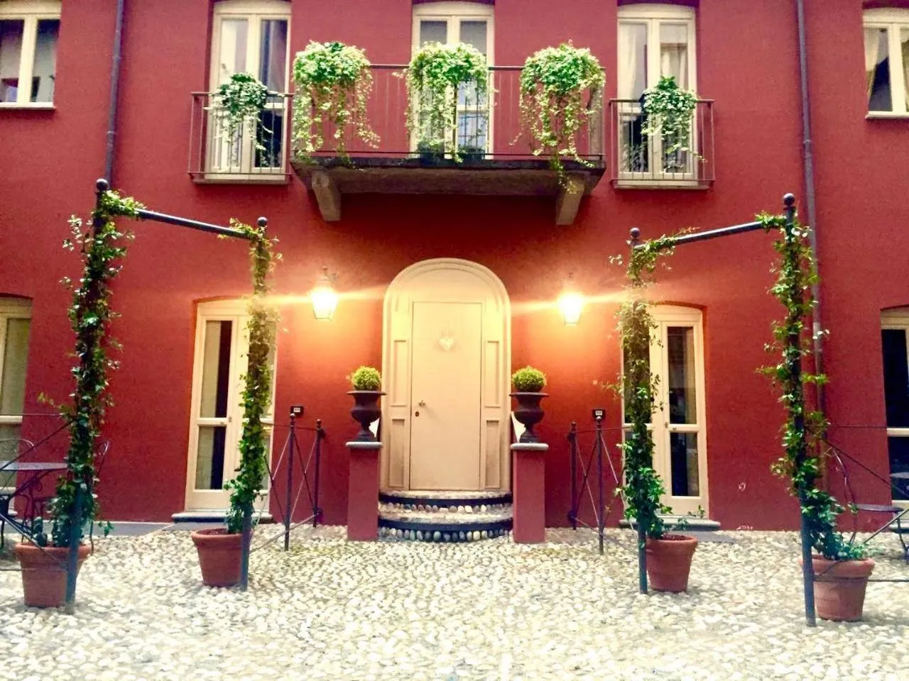 Patio in Porta Palace Apartments