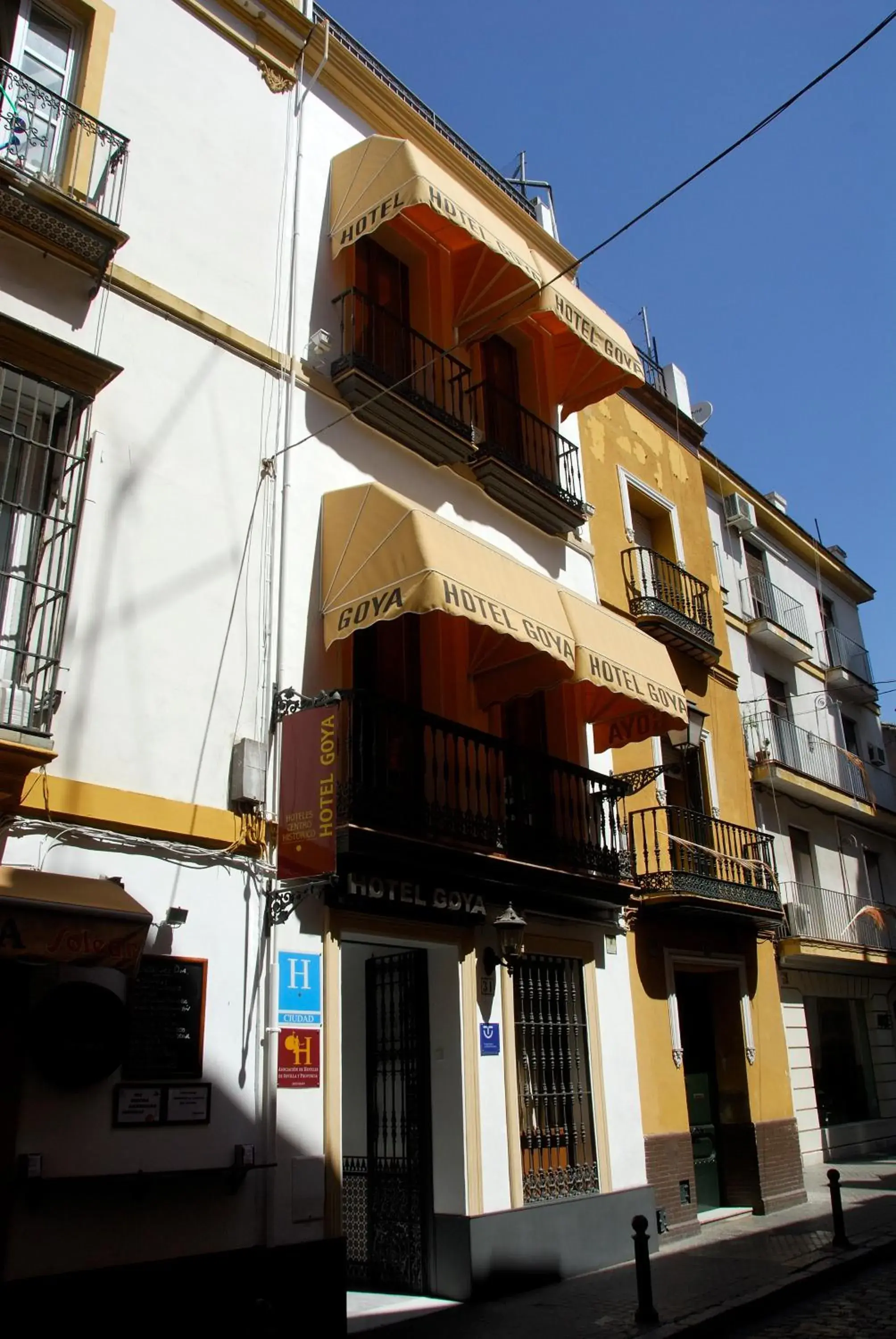 Facade/entrance in Hotel Goya Facade/entrance in Hotel Goya