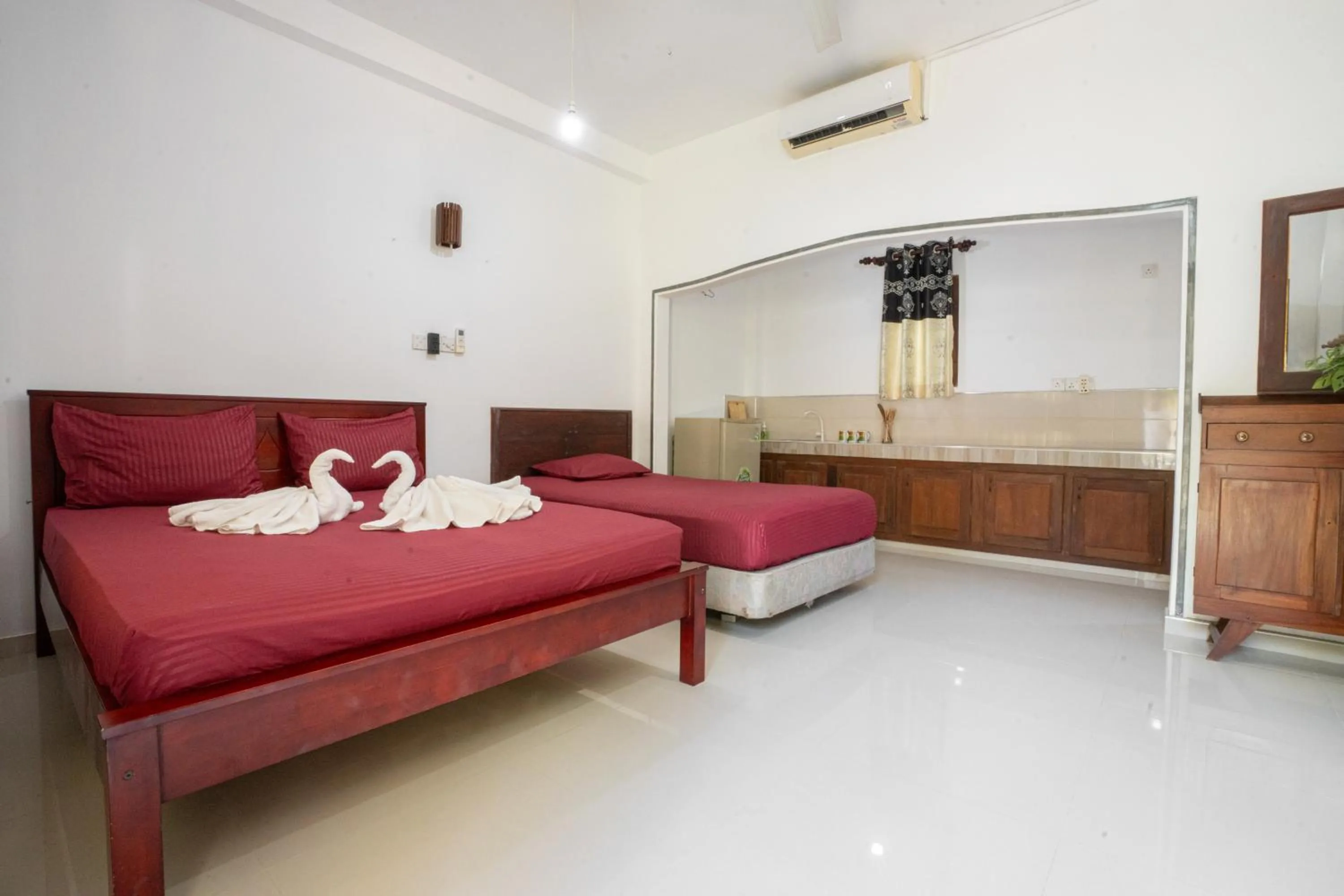 Bed in Medawatta Villa