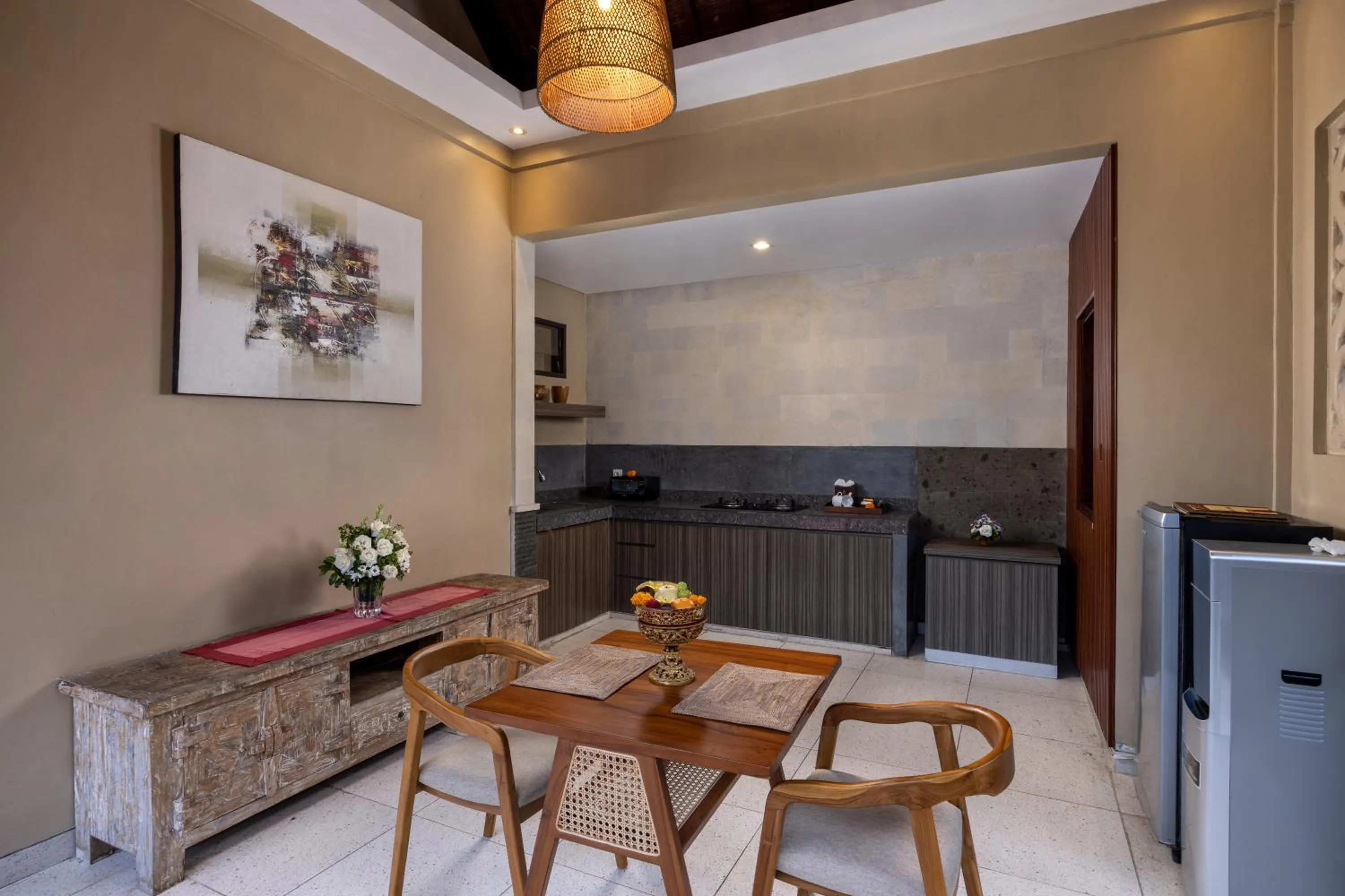Kitchen or kitchenette in Griya Shanti Villas & Spa
