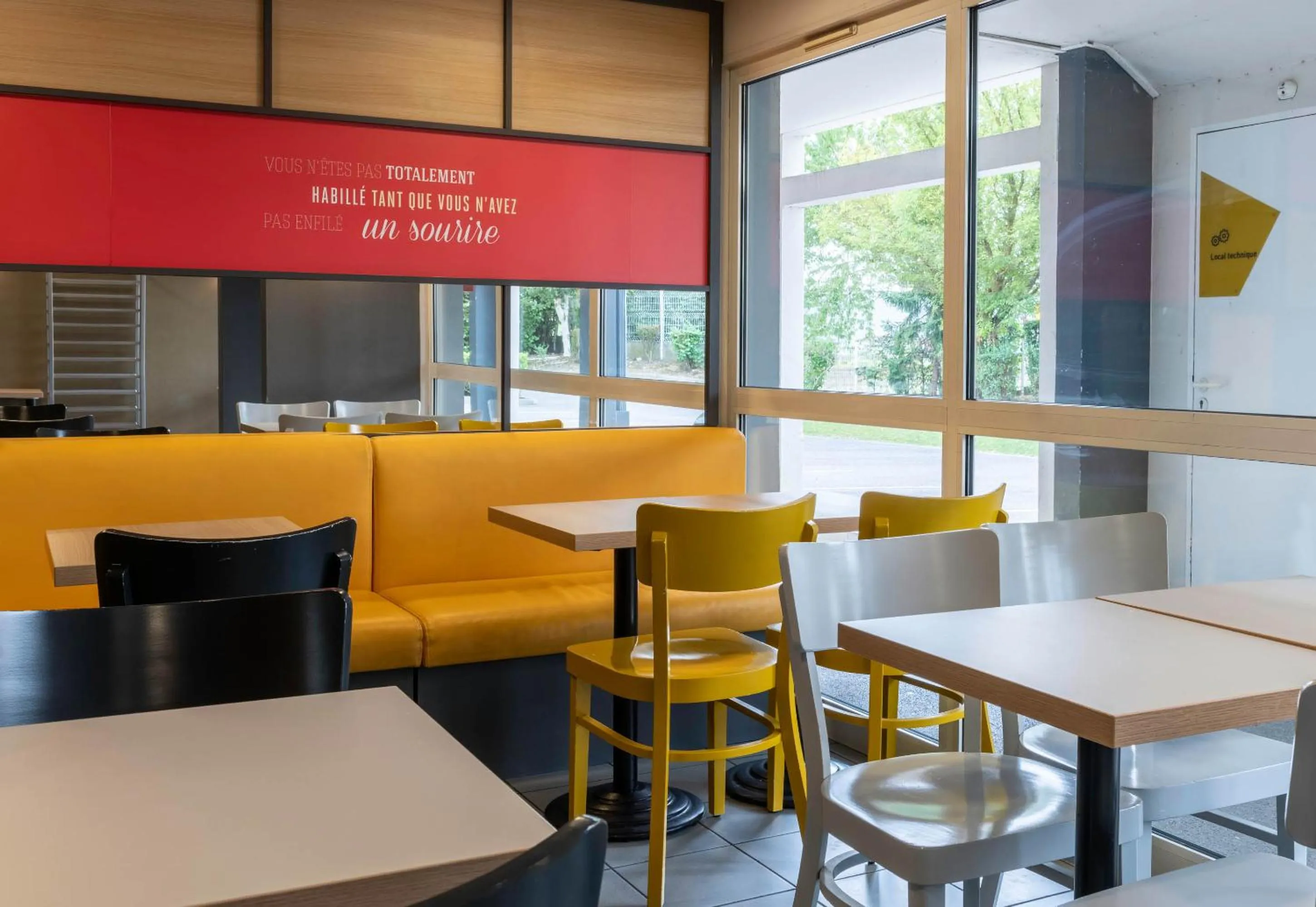 Restaurant/places to eat in B&B HOTEL Amiens