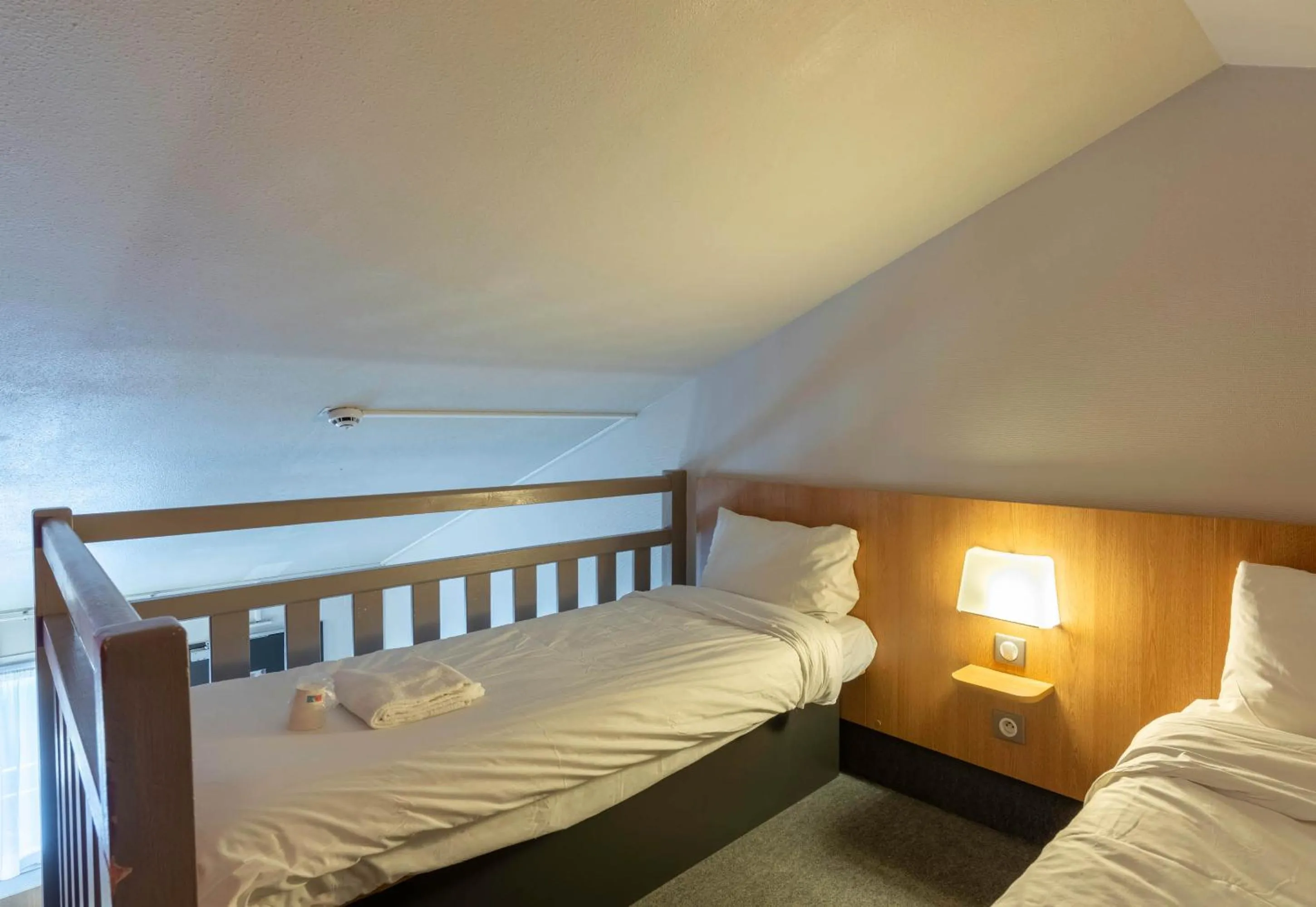 Bedroom, Bed in B&B HOTEL Amiens