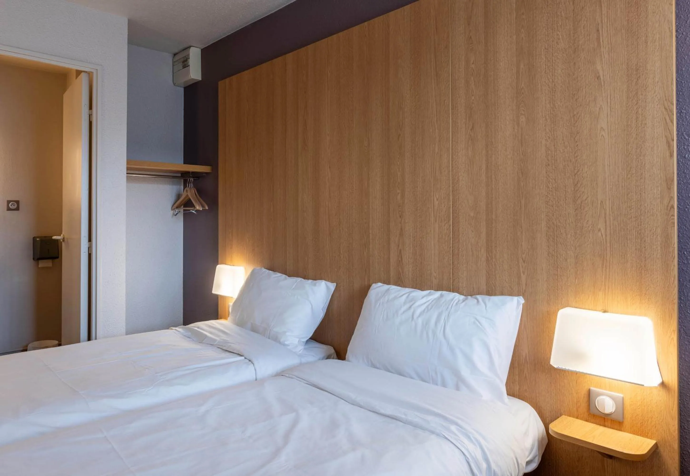 Bedroom, Bed in B&B HOTEL Amiens