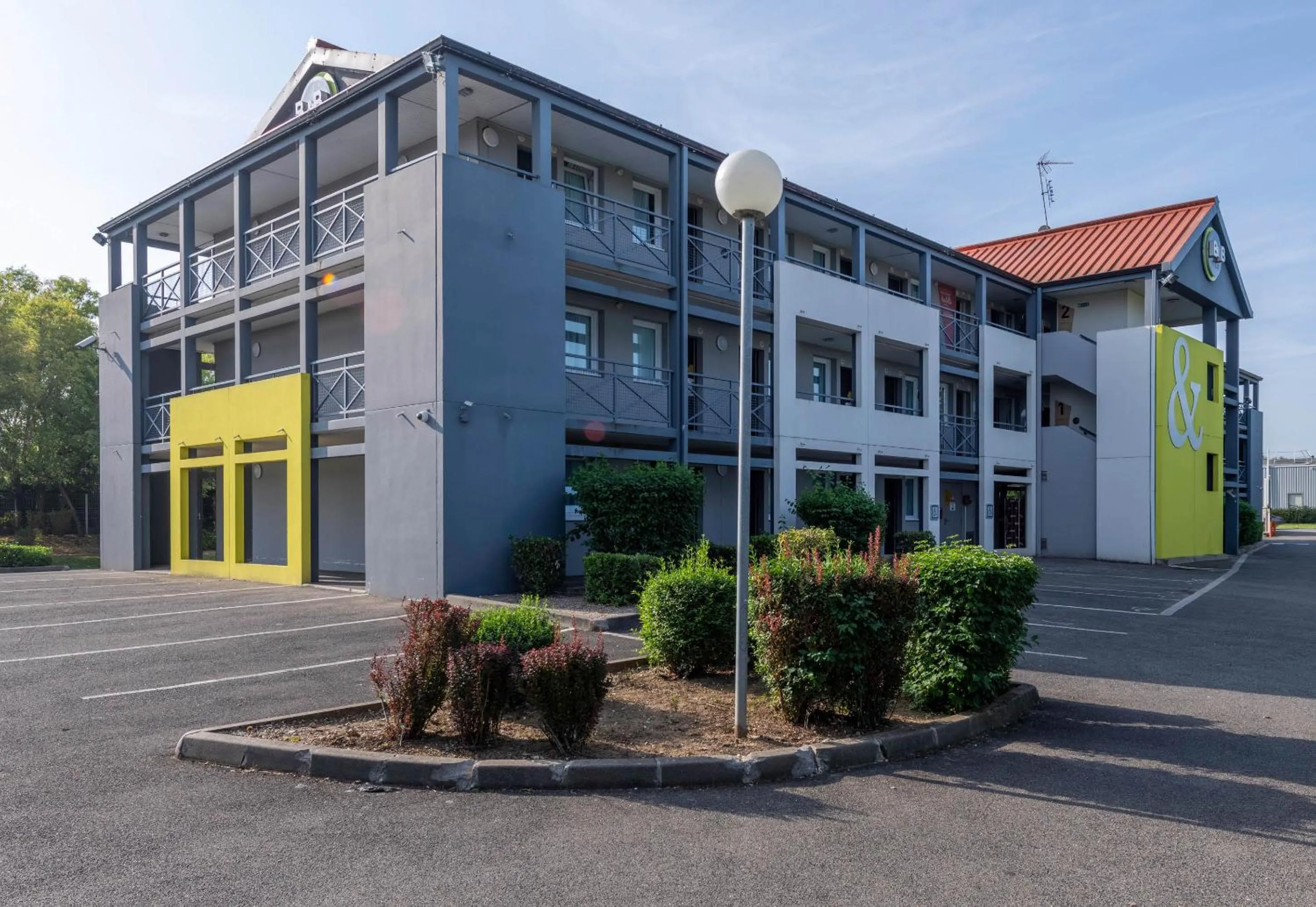 Property building in B&B HOTEL Amiens