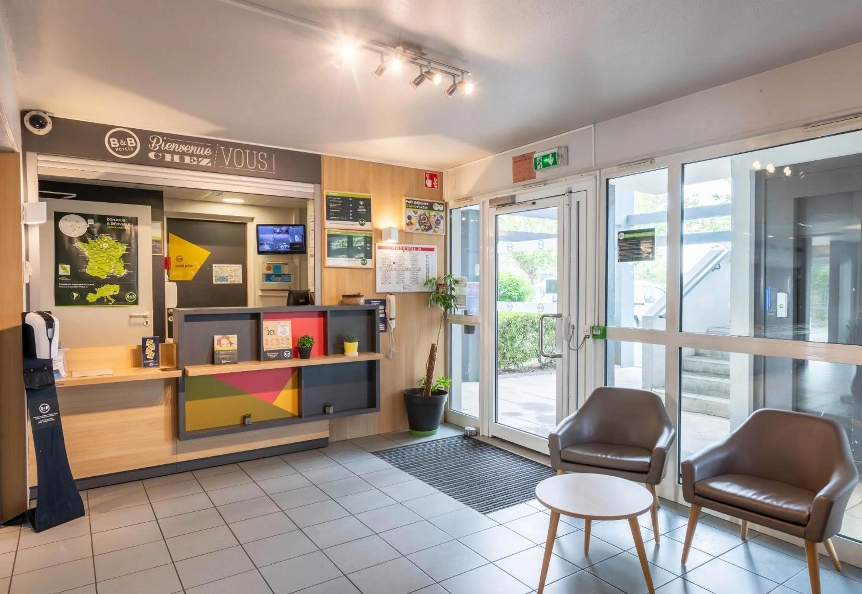 Lobby or reception in B&B HOTEL Amiens