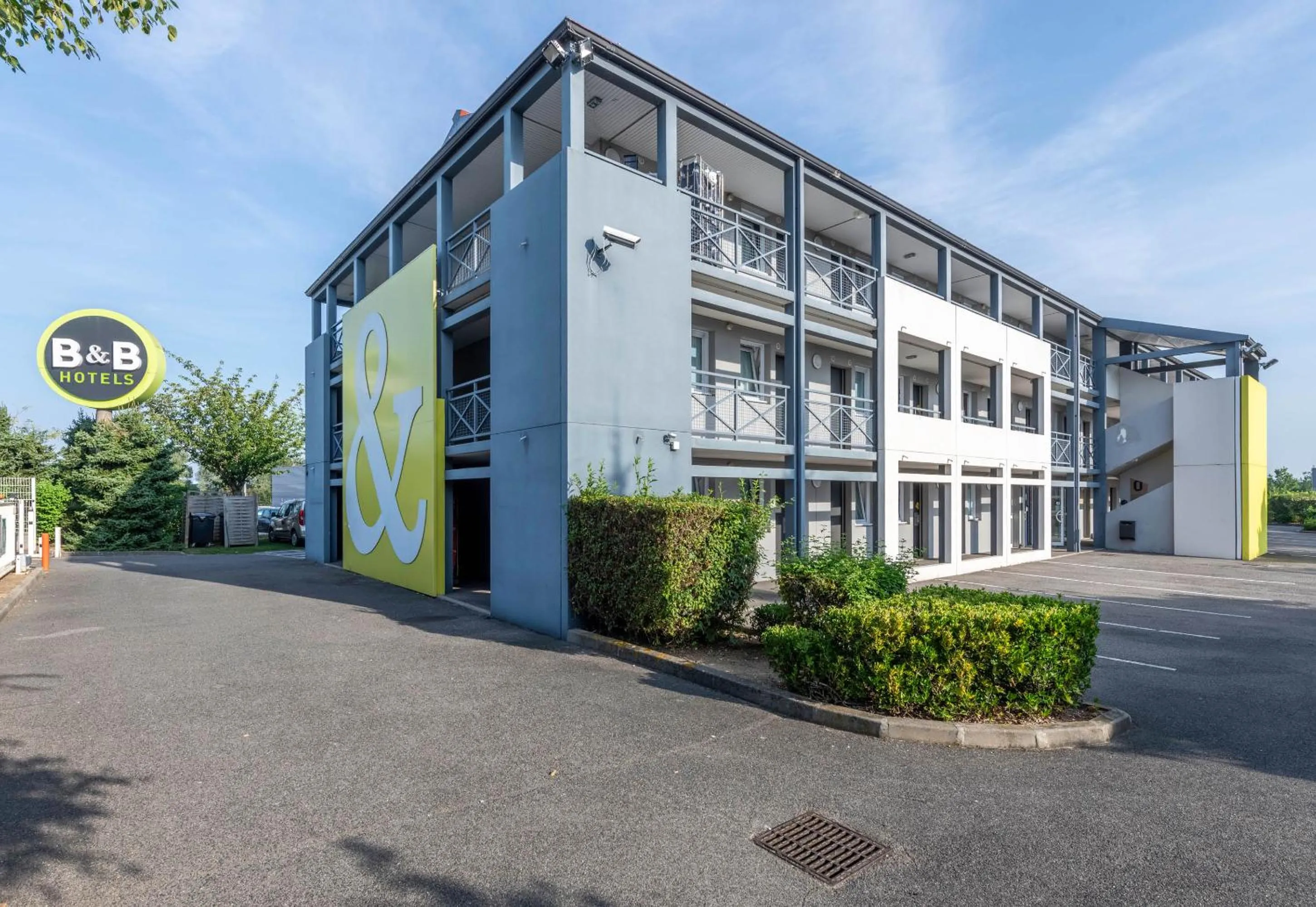 Property building in B&B HOTEL Amiens