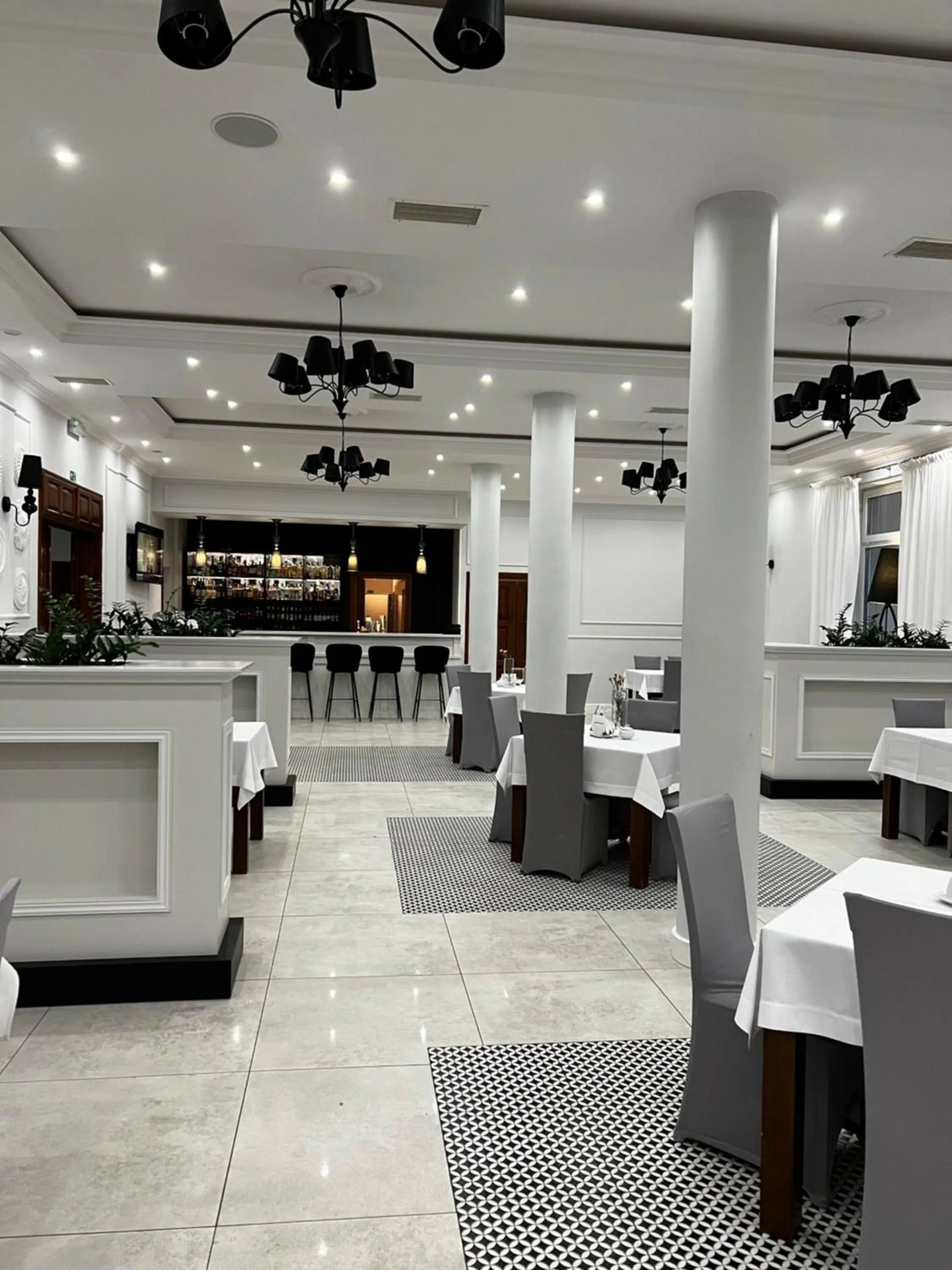 Restaurant/places to eat in Nad Starą Nidą ***