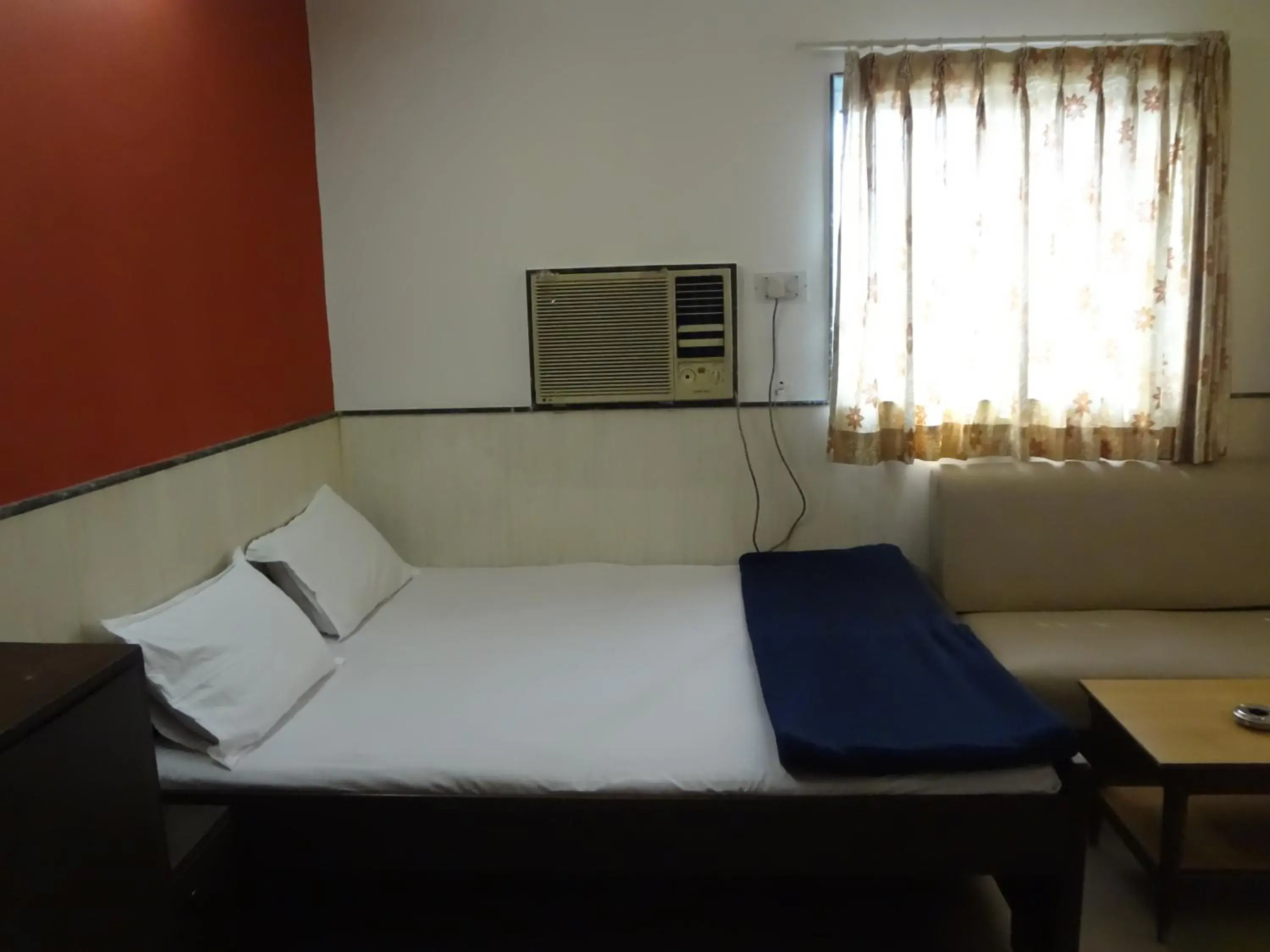 Deluxe Double Room in Hotel Happy Home Deluxe Double Room in Hotel Happy Home
