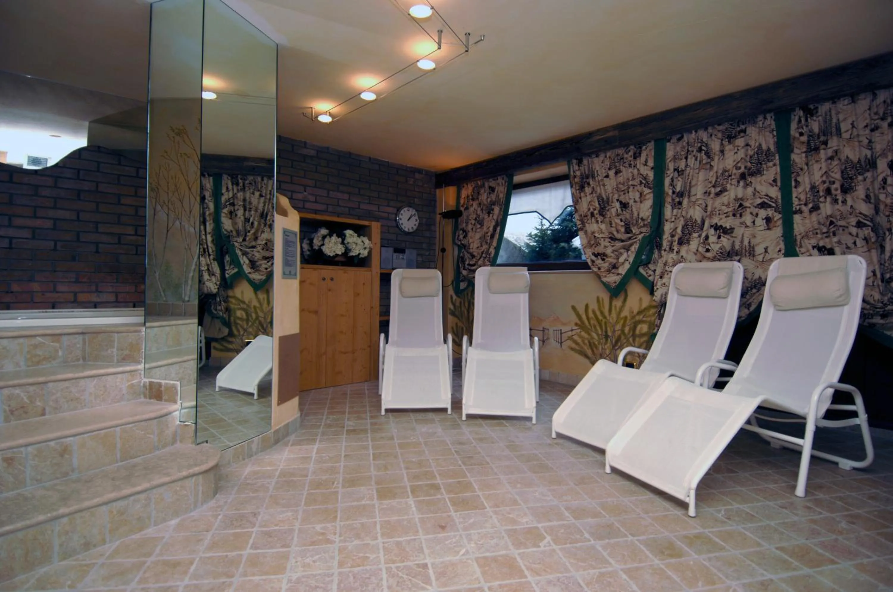 Hot Tub in Hotel Da Compagnoni