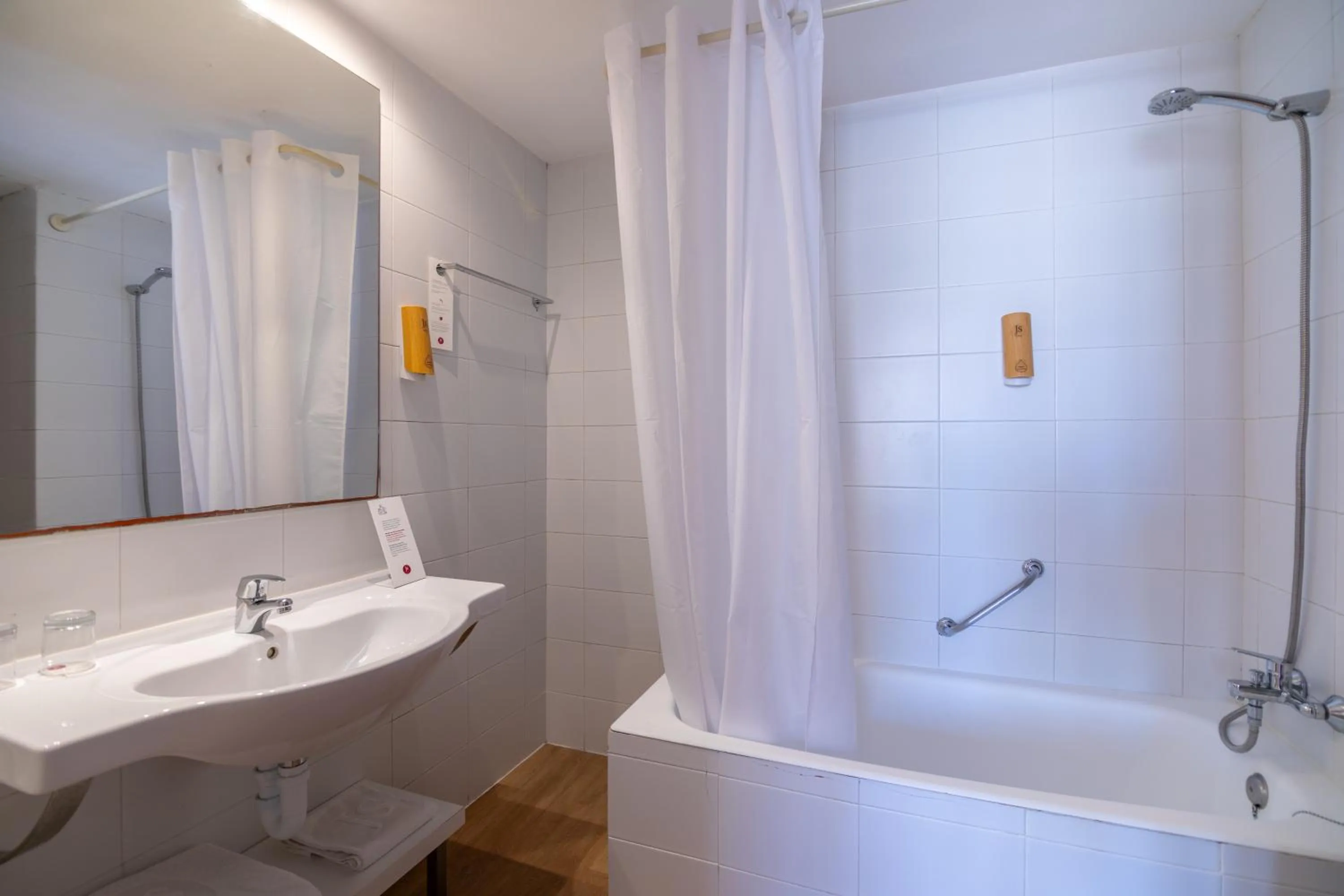 Bathroom in JS Sol de Can Picafort - Adults Only