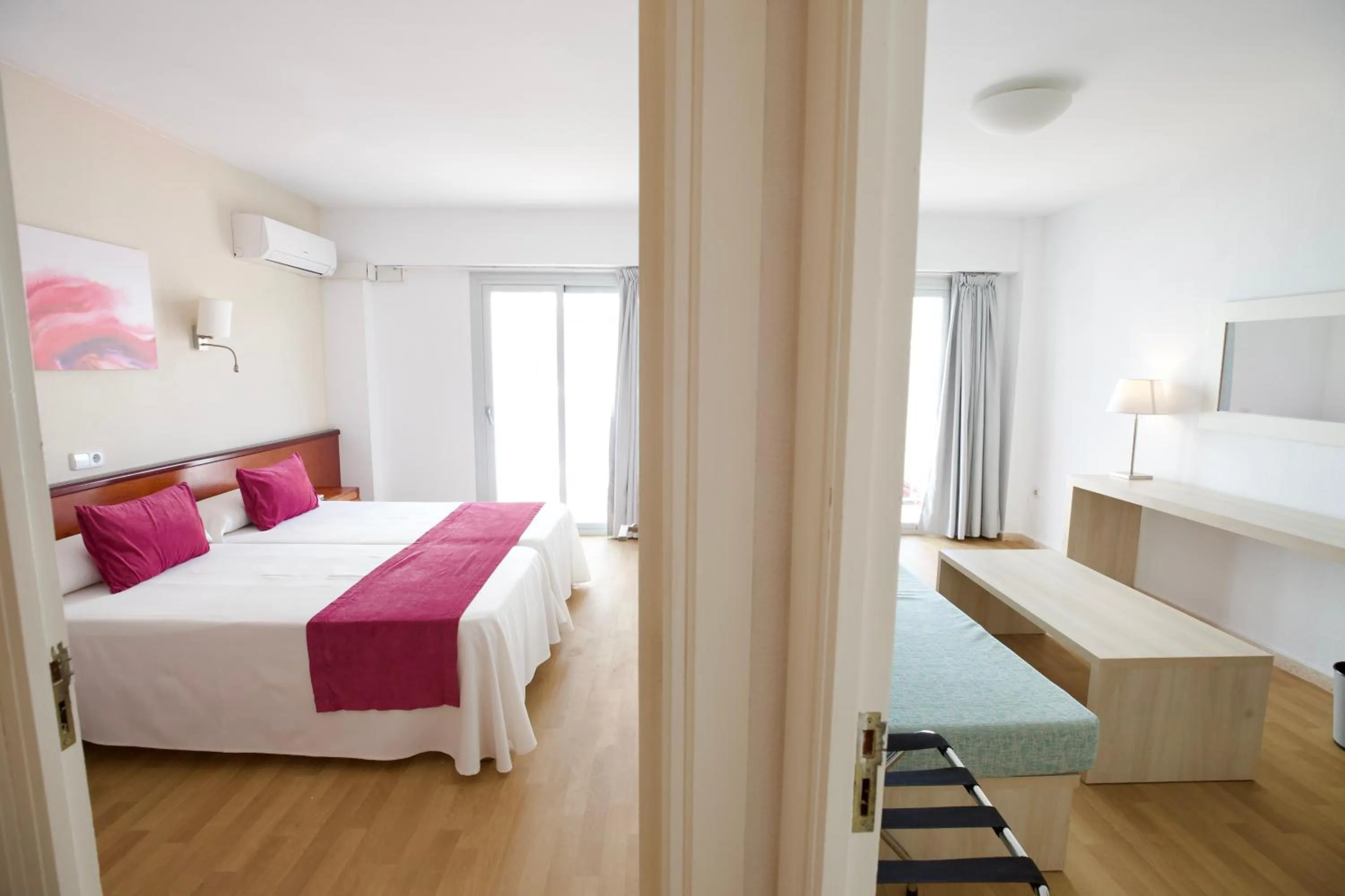 Photo of the whole room, Bed in JS Sol de Can Picafort - Adults Only