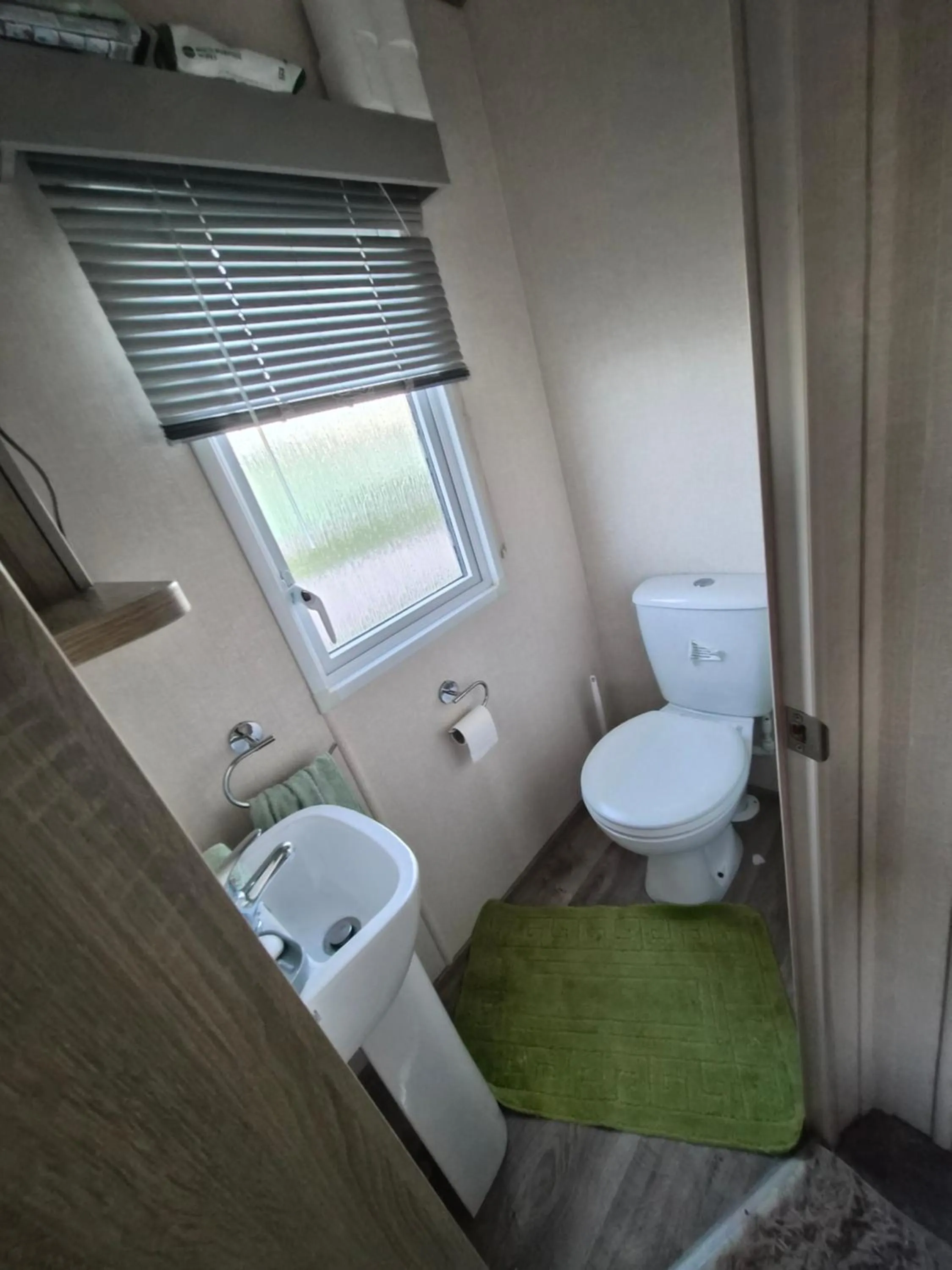 Hills family caravan ocean edge holiday park