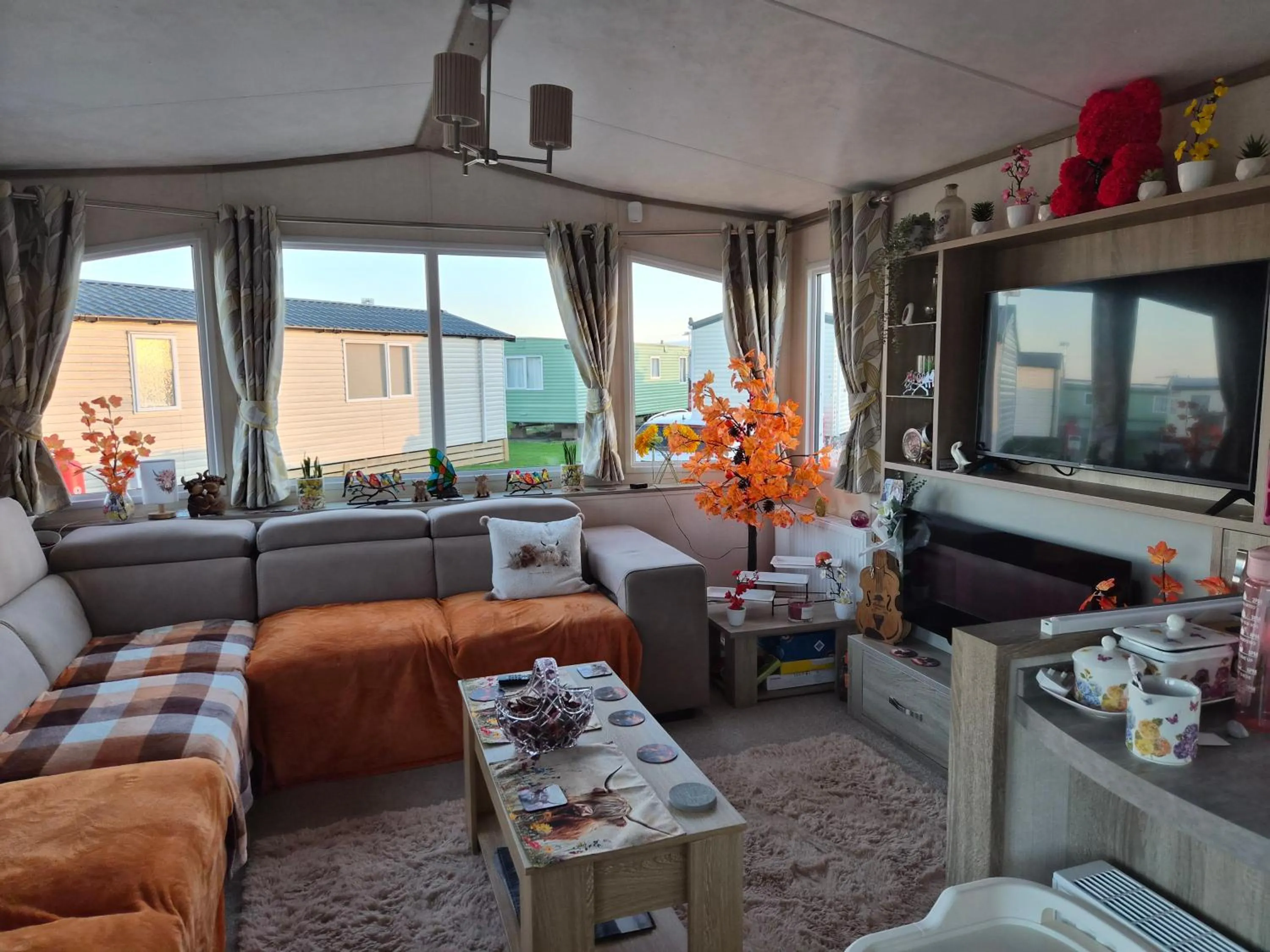Hills family caravan ocean edge holiday park