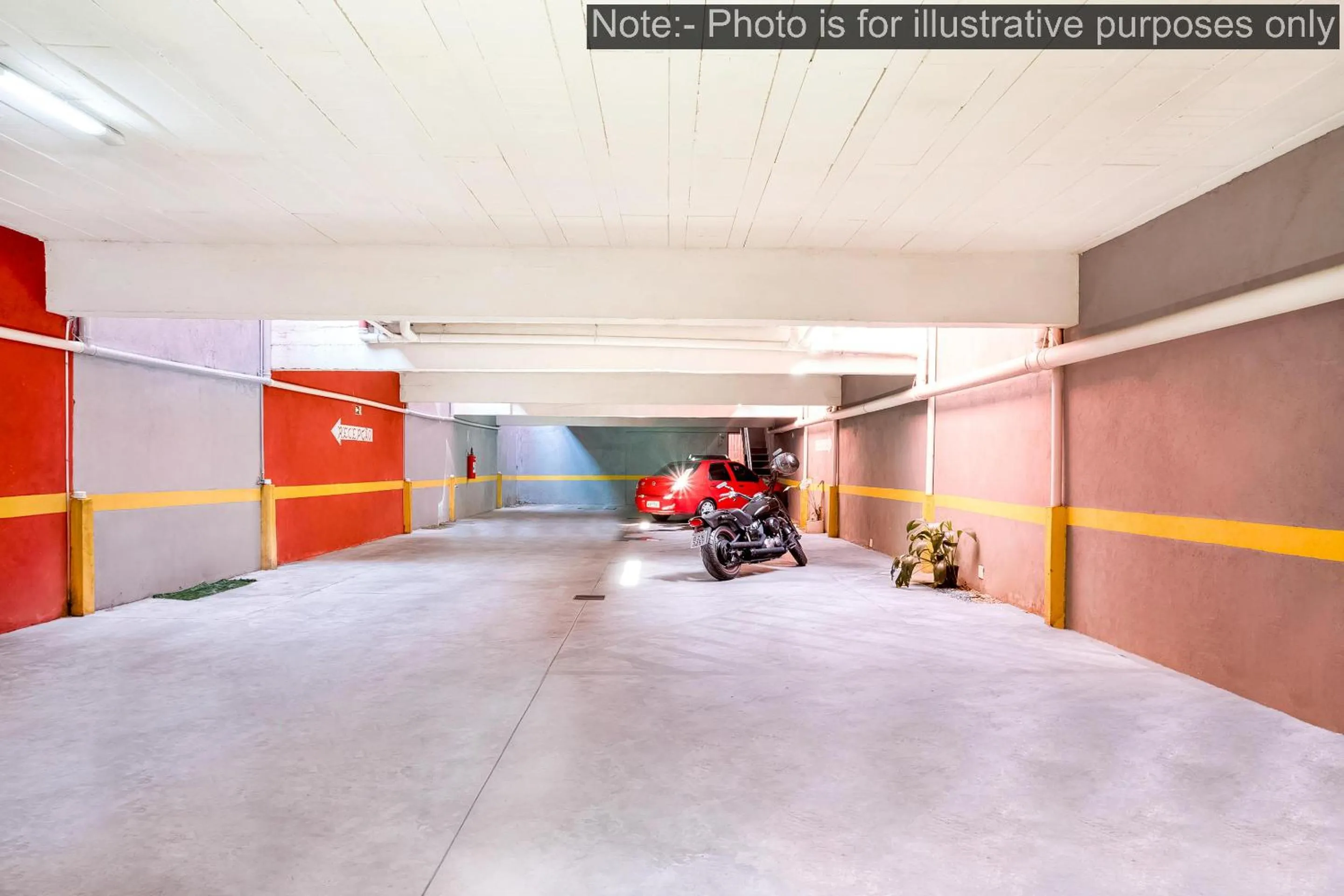 Parking in OYO Hotel Itarantim, São Paulo