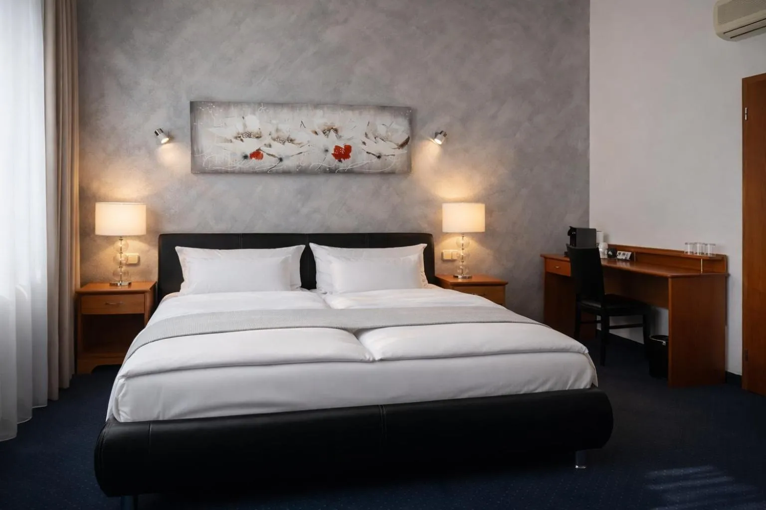 Triple Room with Balcony in Pawlovnia Hotel