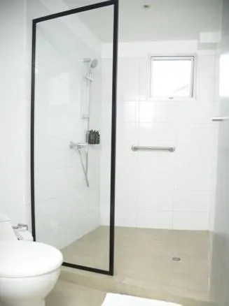 Shower in Viaggio Medellín Grand Select