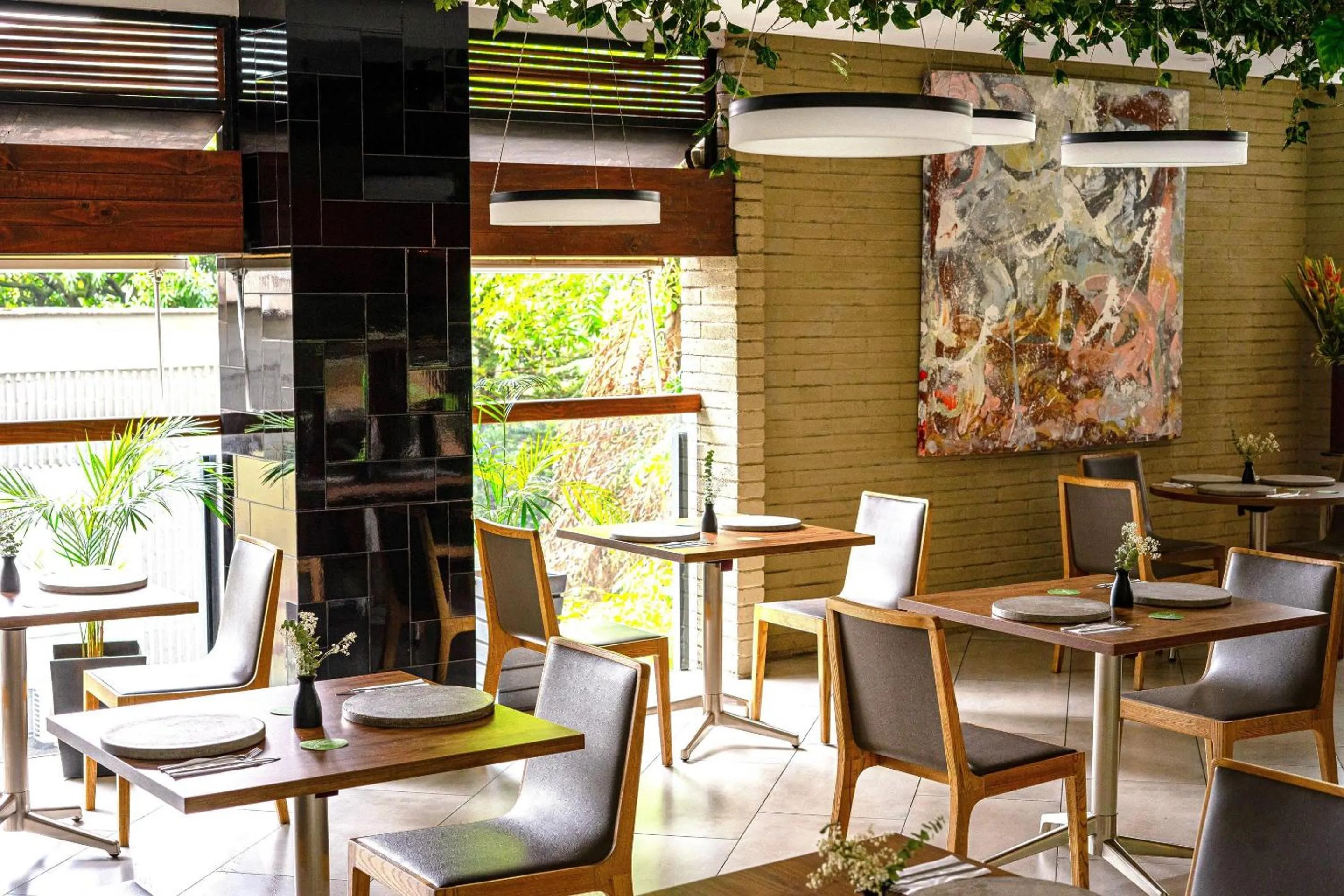 Restaurant/places to eat in V Grand Hotel, a member of Radisson Individuals