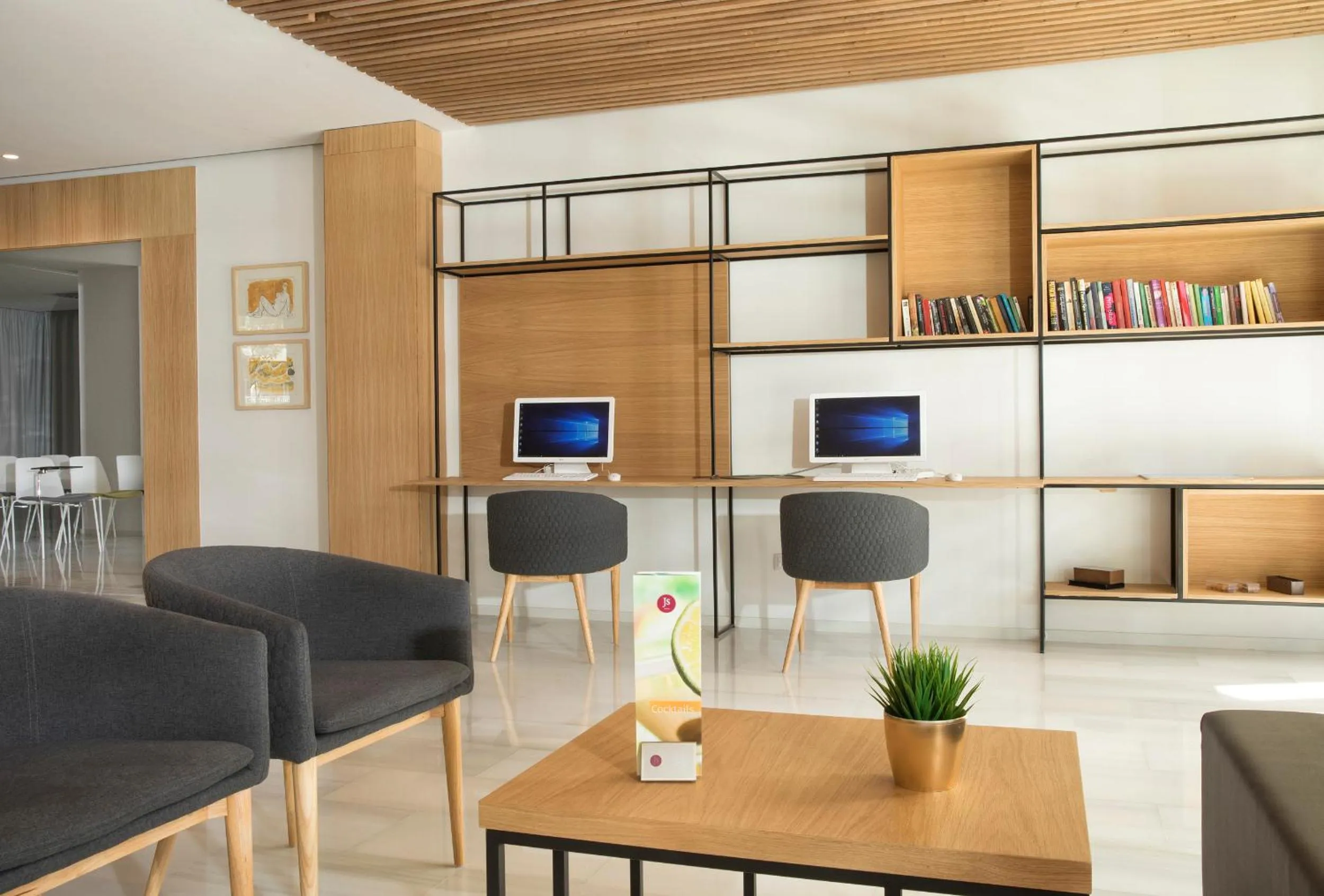 Business facilities in JS Alcudi-Mar