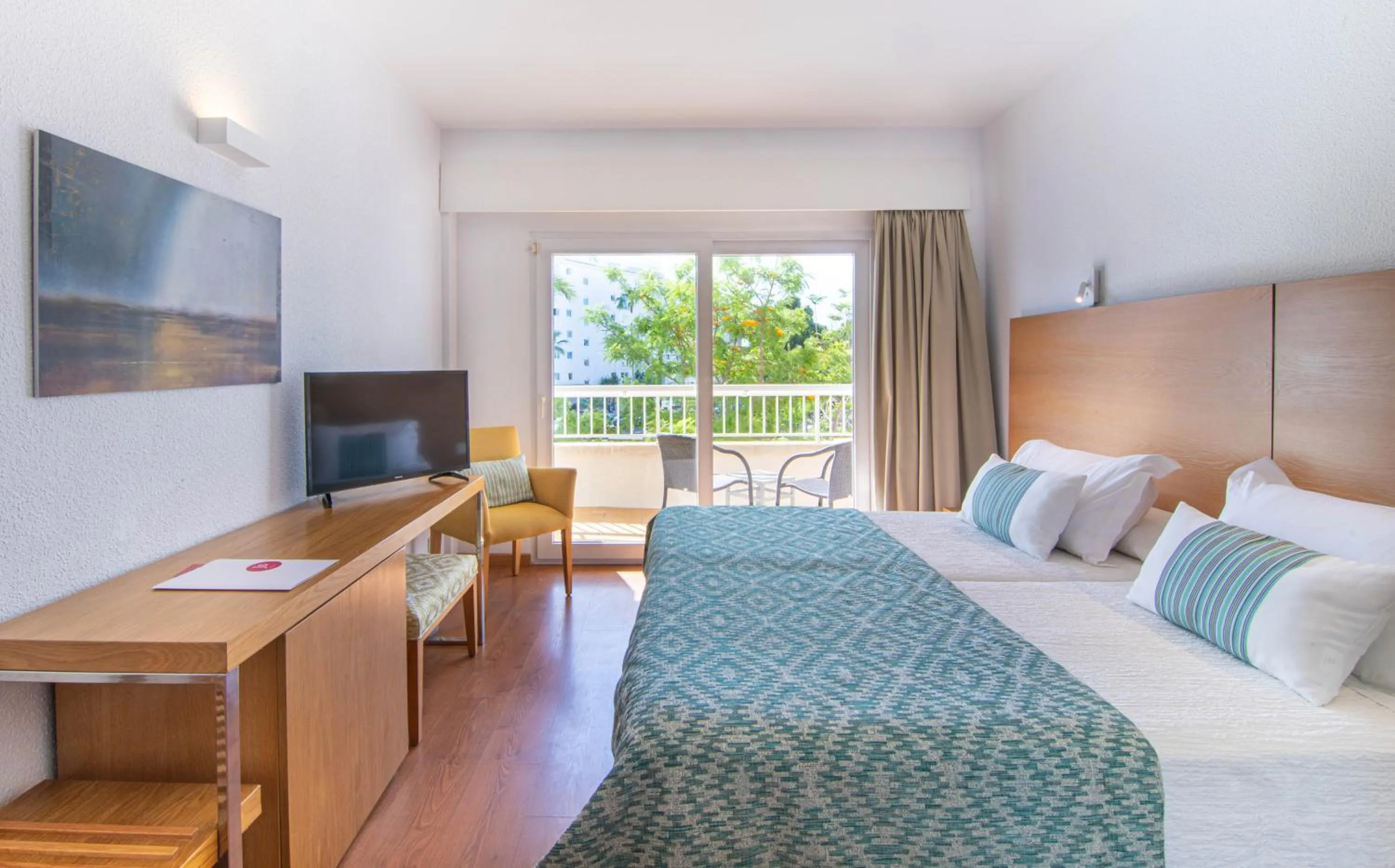 Photo of the whole room, Bed in JS Alcudi-Mar