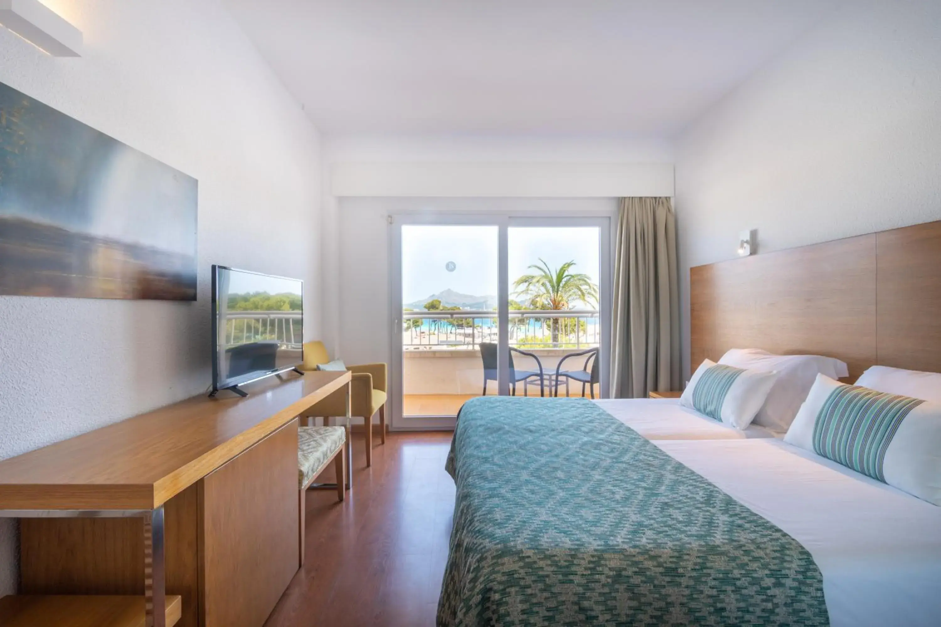 Double Room with Balcony - High Floor in JS Alcudi-Mar Double Room with Balcony - High Floor in JS Alcudi-Mar