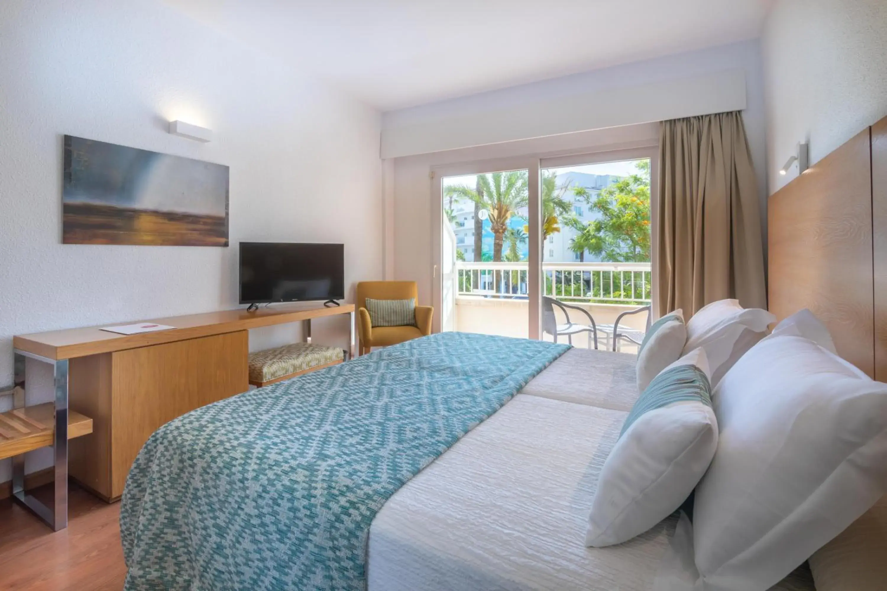 Photo of the whole room, Bed in JS Alcudi-Mar Photo of the whole room, Bed in JS Alcudi-Mar