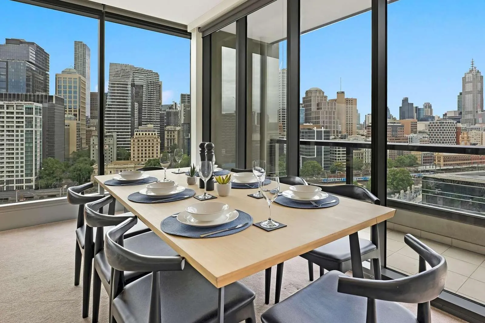 Dining area in Corporate Keys - Freshwater Place