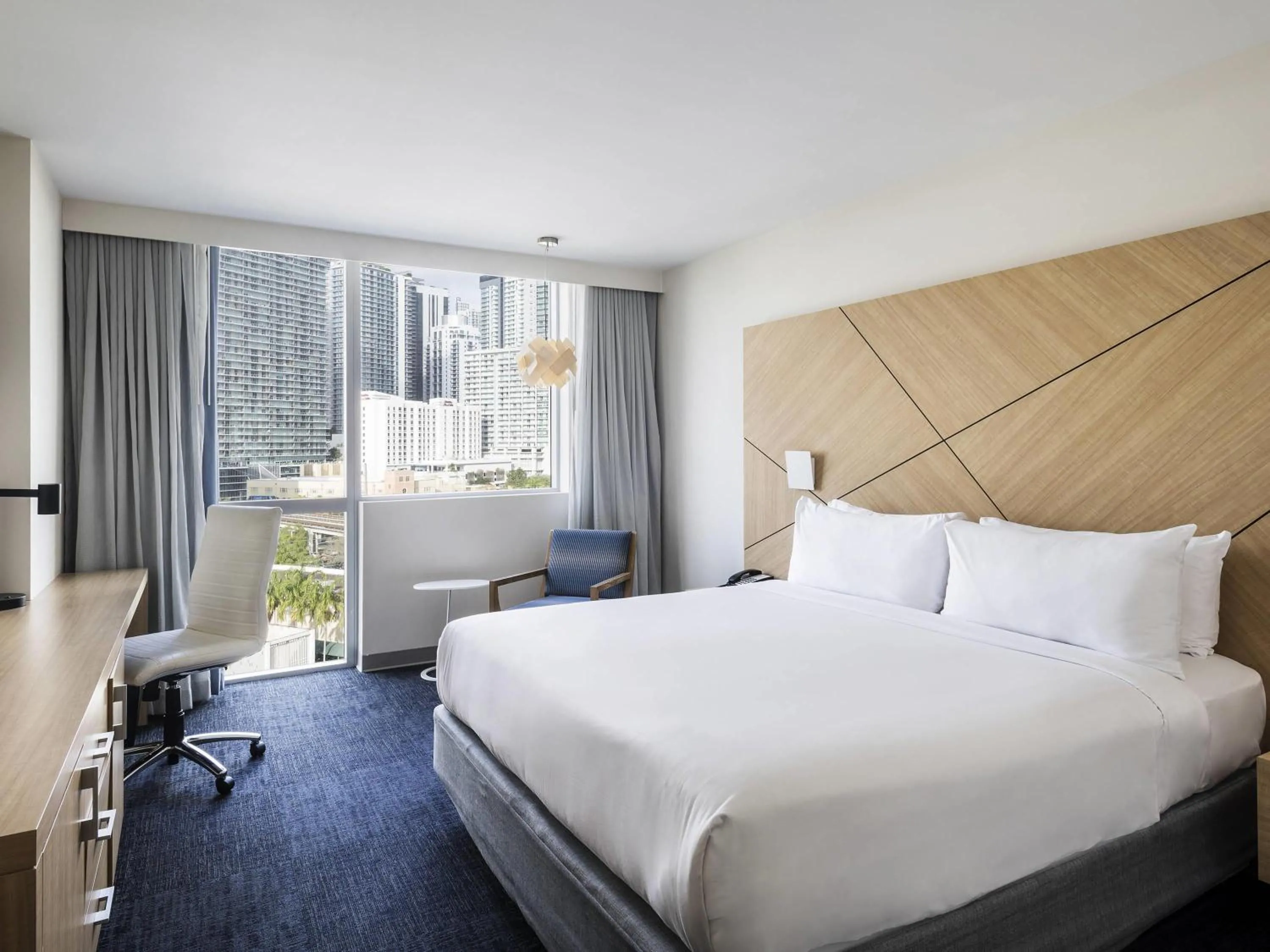 Bedroom, Bed in Novotel Miami Brickell