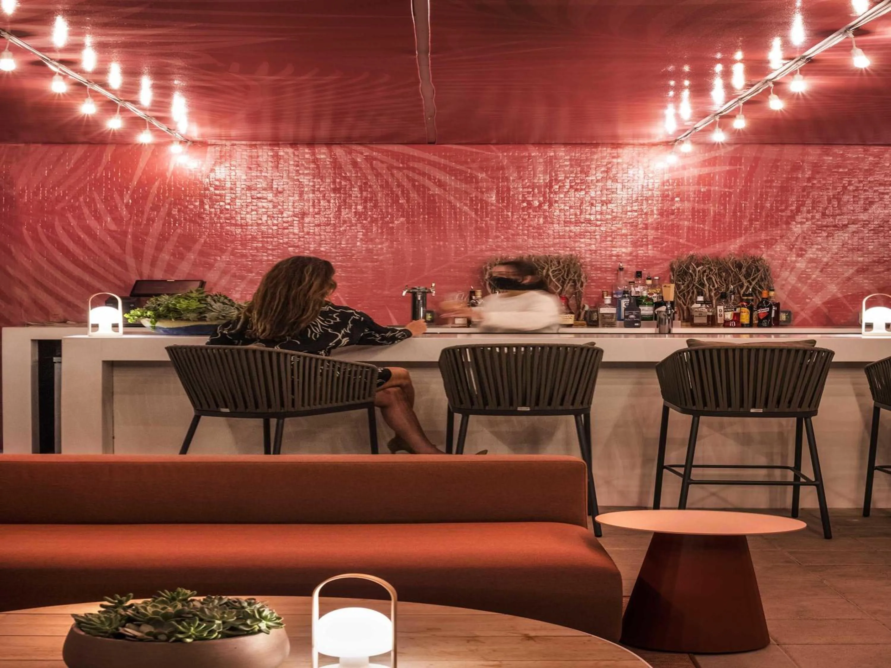 Lounge or bar in Novotel Miami Brickell