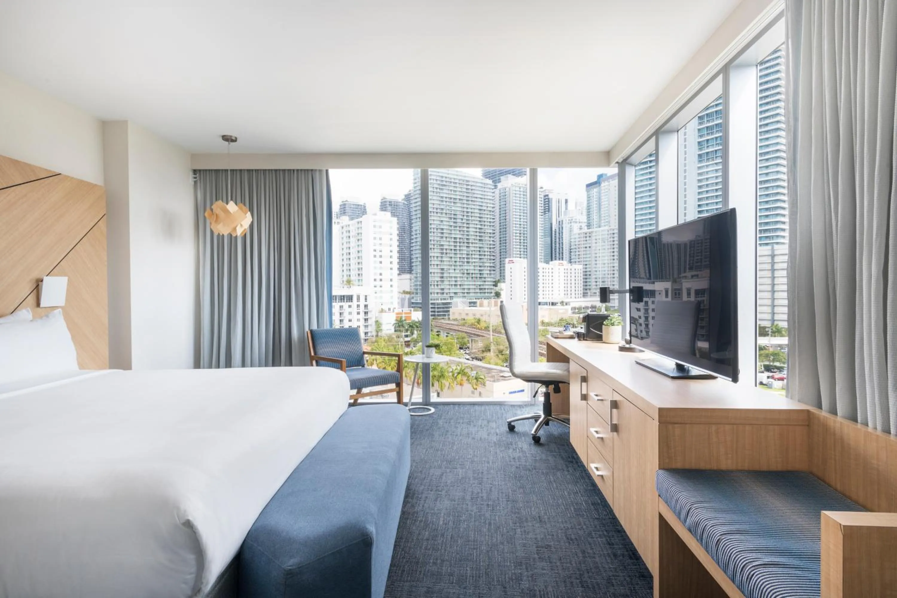 Property building, Bed in Novotel Miami Brickell