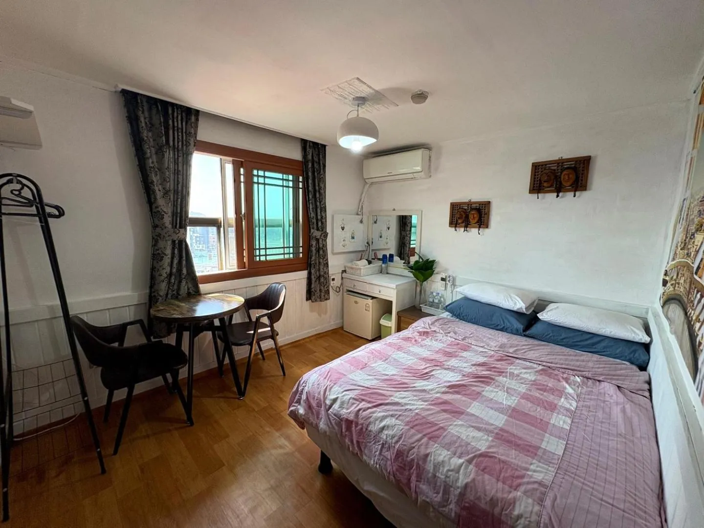 Decorative detail, Bed in Gudeok Guesthouse