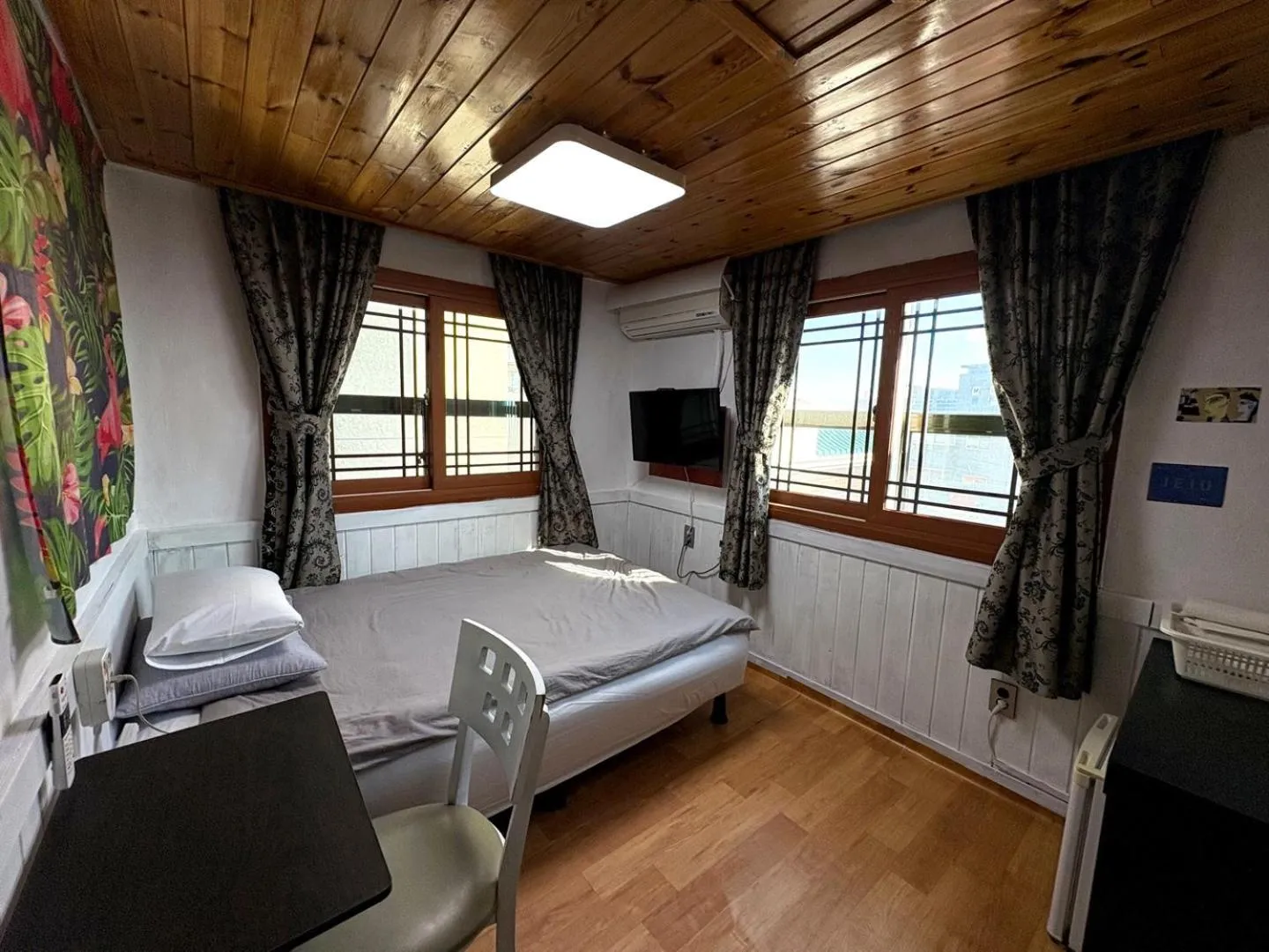 Decorative detail, Bed in Gudeok Guesthouse