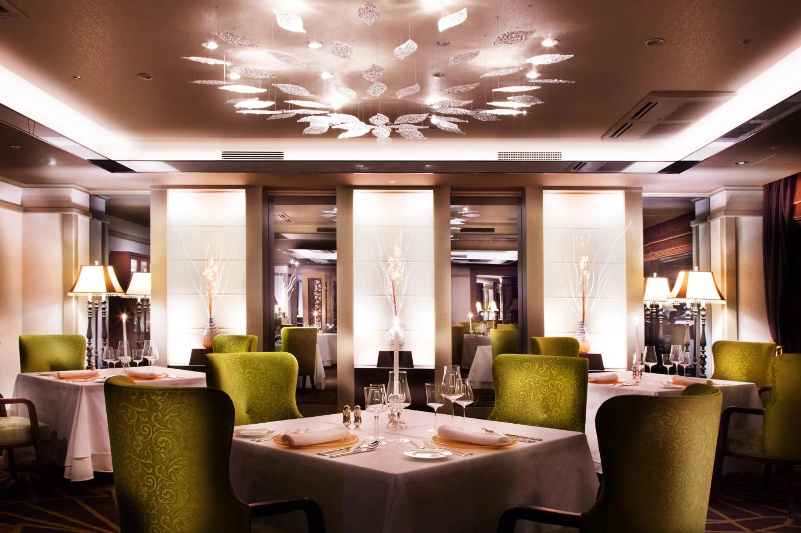 Restaurant/places to eat in AoAwo Naruto Resort