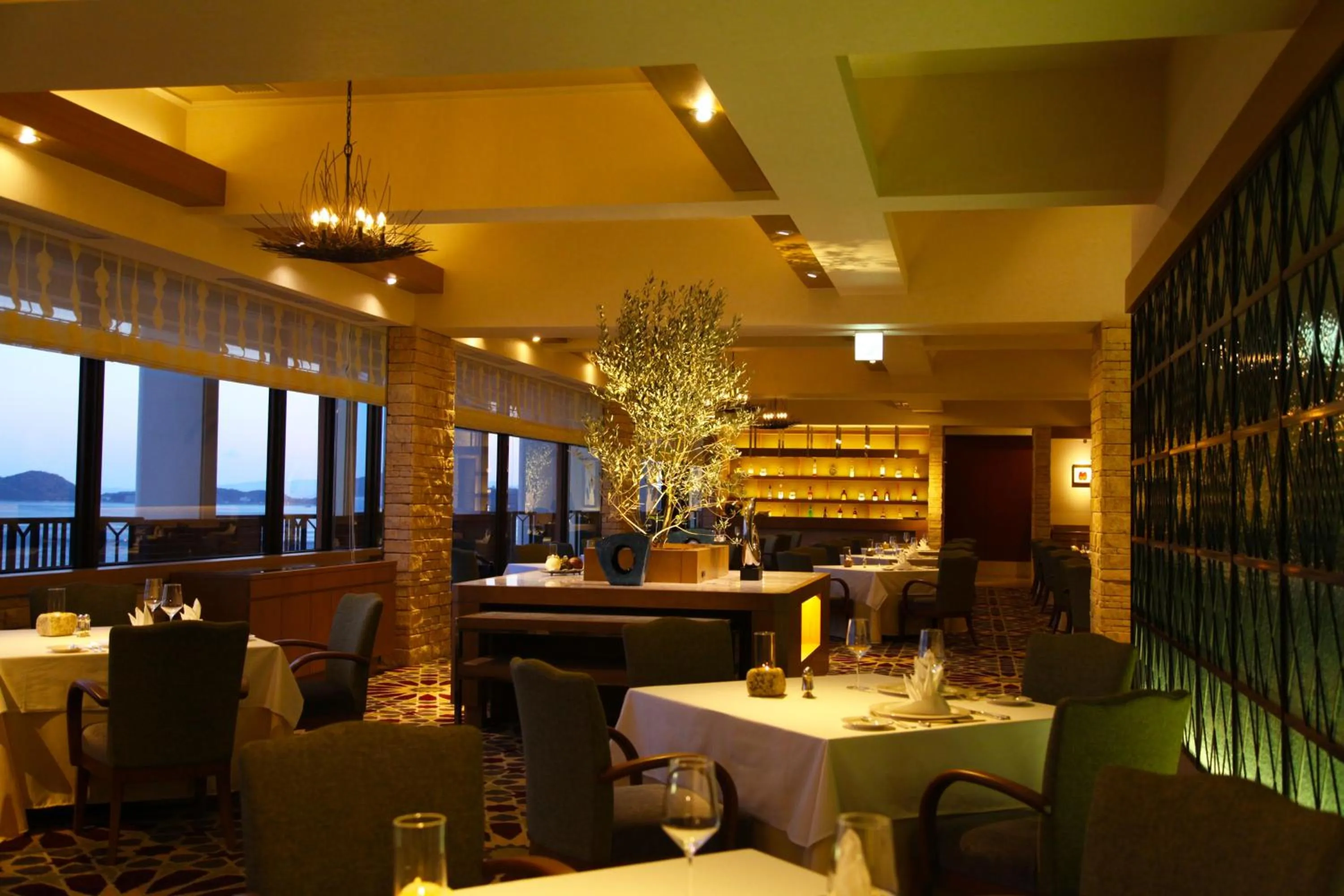 Restaurant/places to eat in AoAwo Naruto Resort