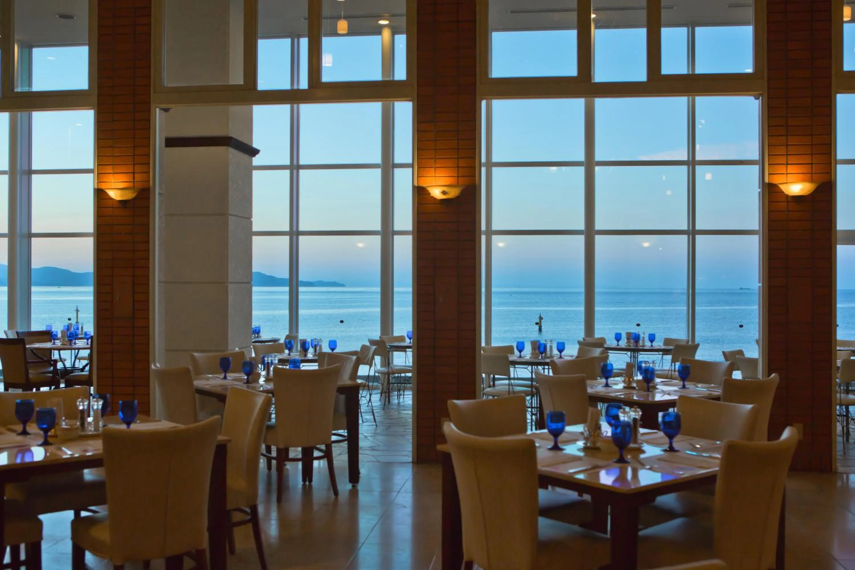 Restaurant/places to eat in AoAwo Naruto Resort