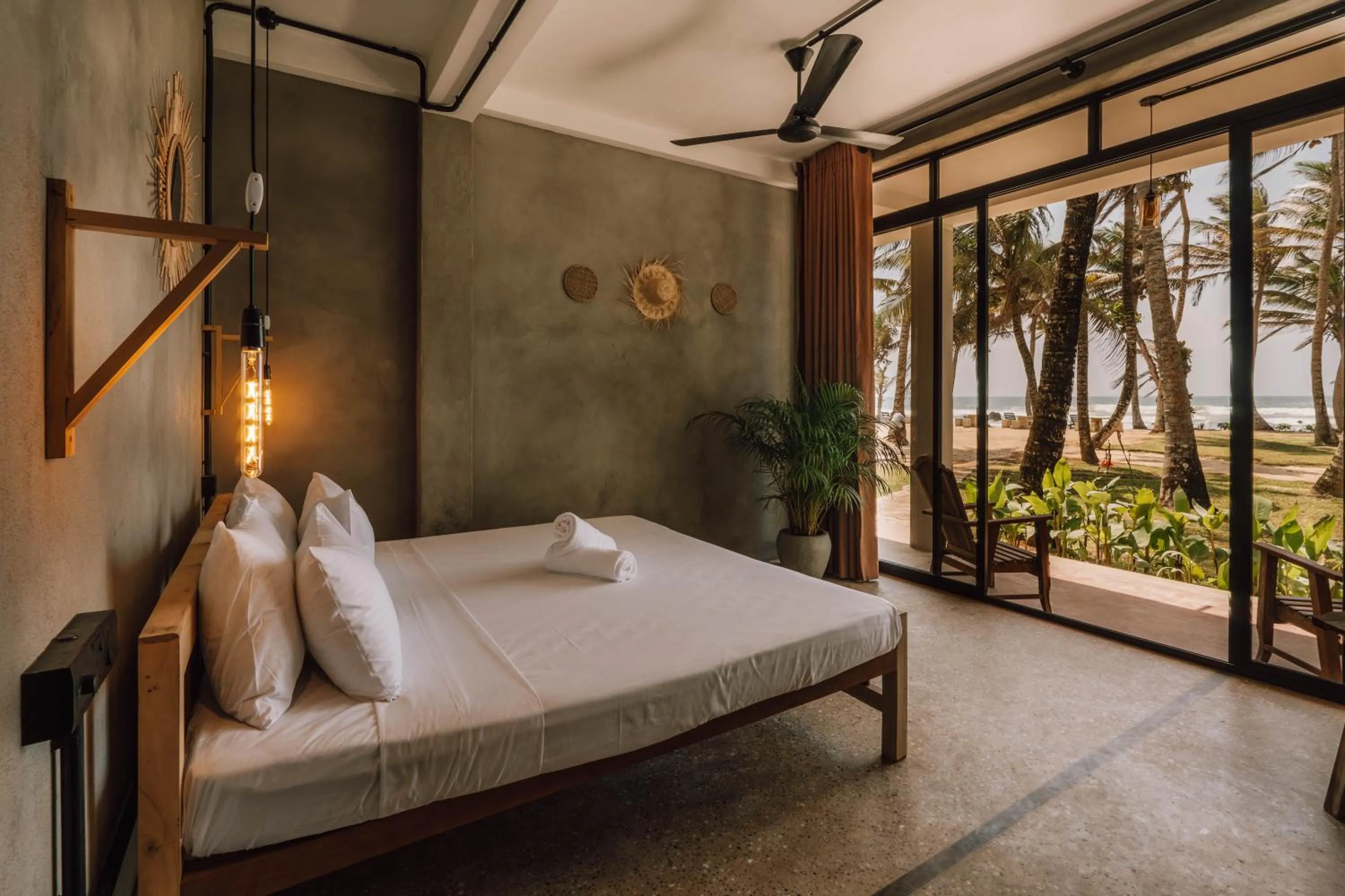 Photo of the whole room, Bed in Surfescape Sri Lanka