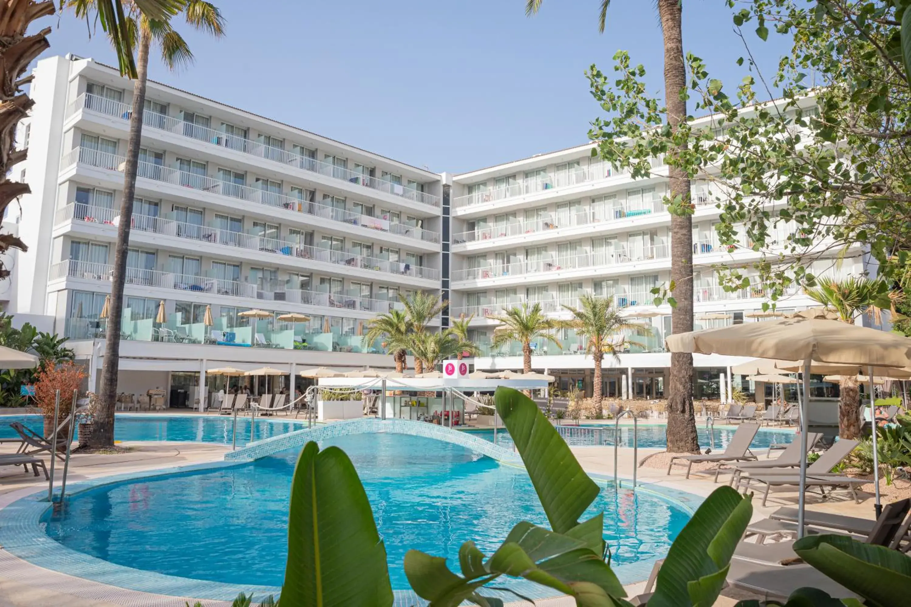 Property building in JS Sol de Alcudia Property building in JS Sol de Alcudia