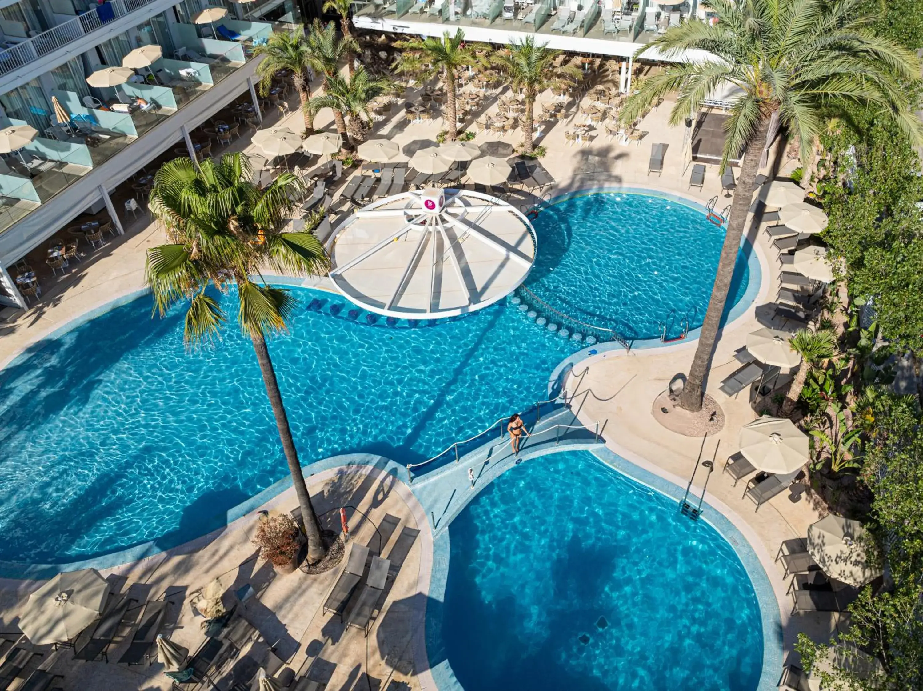 Swimming pool in JS Sol de Alcudia Swimming pool in JS Sol de Alcudia