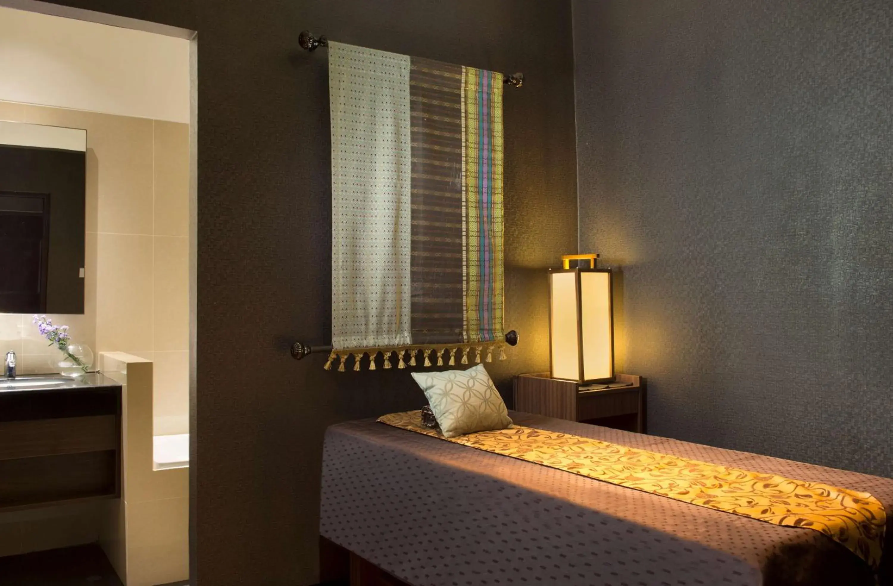 Spa and wellness centre/facilities, Bed in Best Western Premier La Grande Hotel