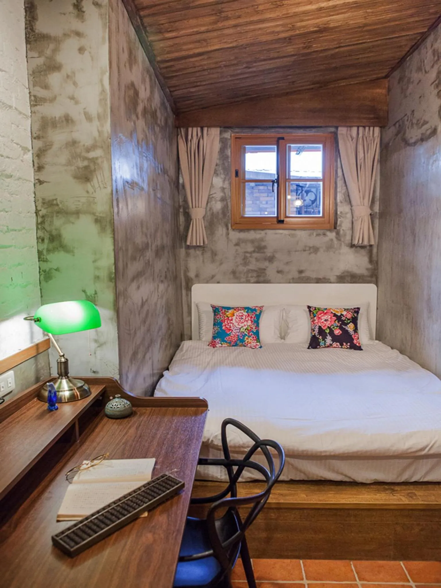 bunk bed, Bed in Jian Shan Hotel