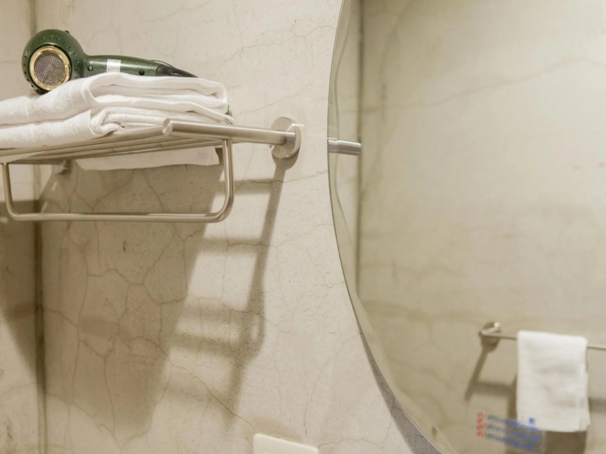 Bathroom in Jian Shan Hotel