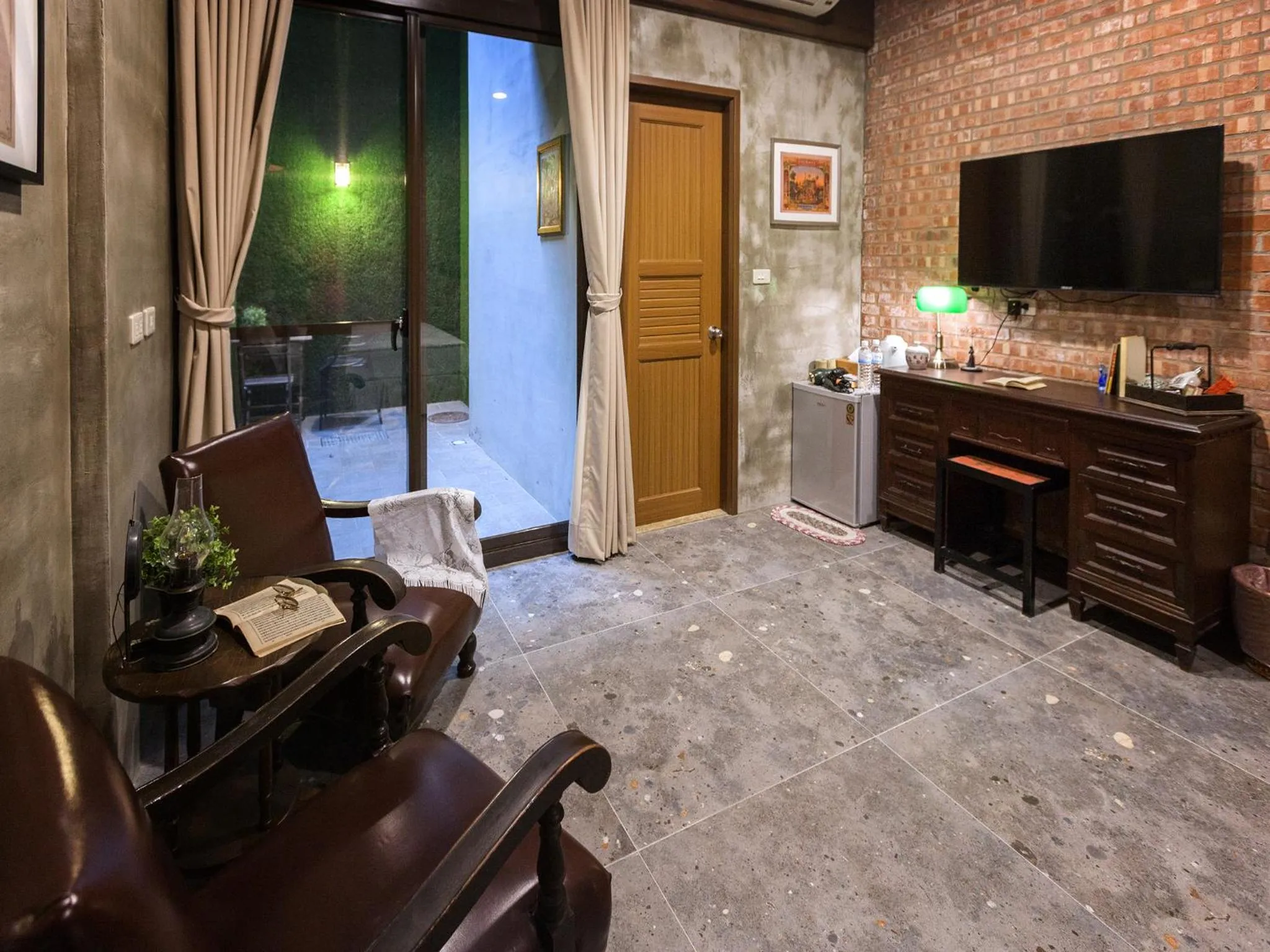 Living room in Jian Shan Hotel