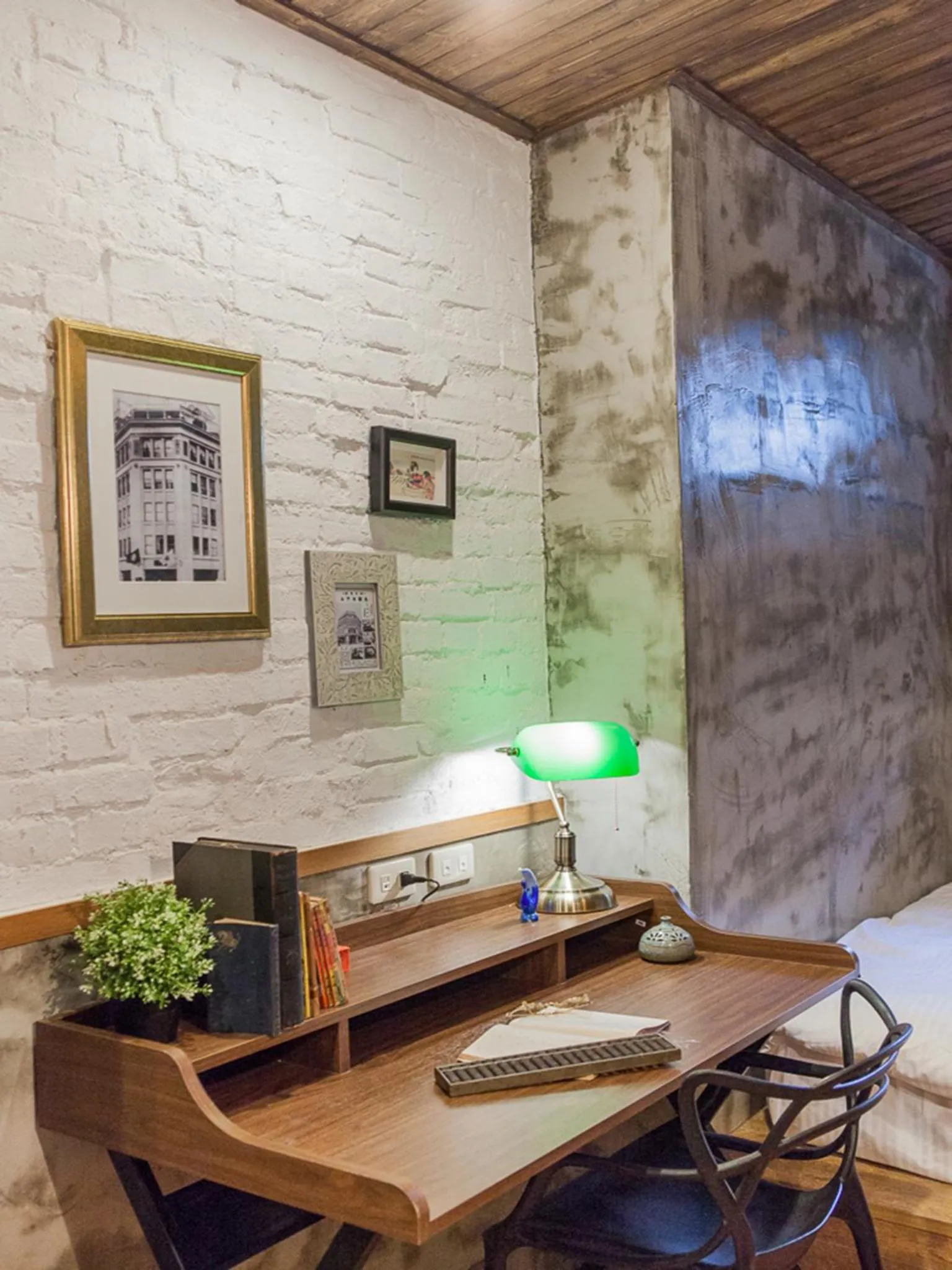 Decorative detail in Jian Shan Hotel