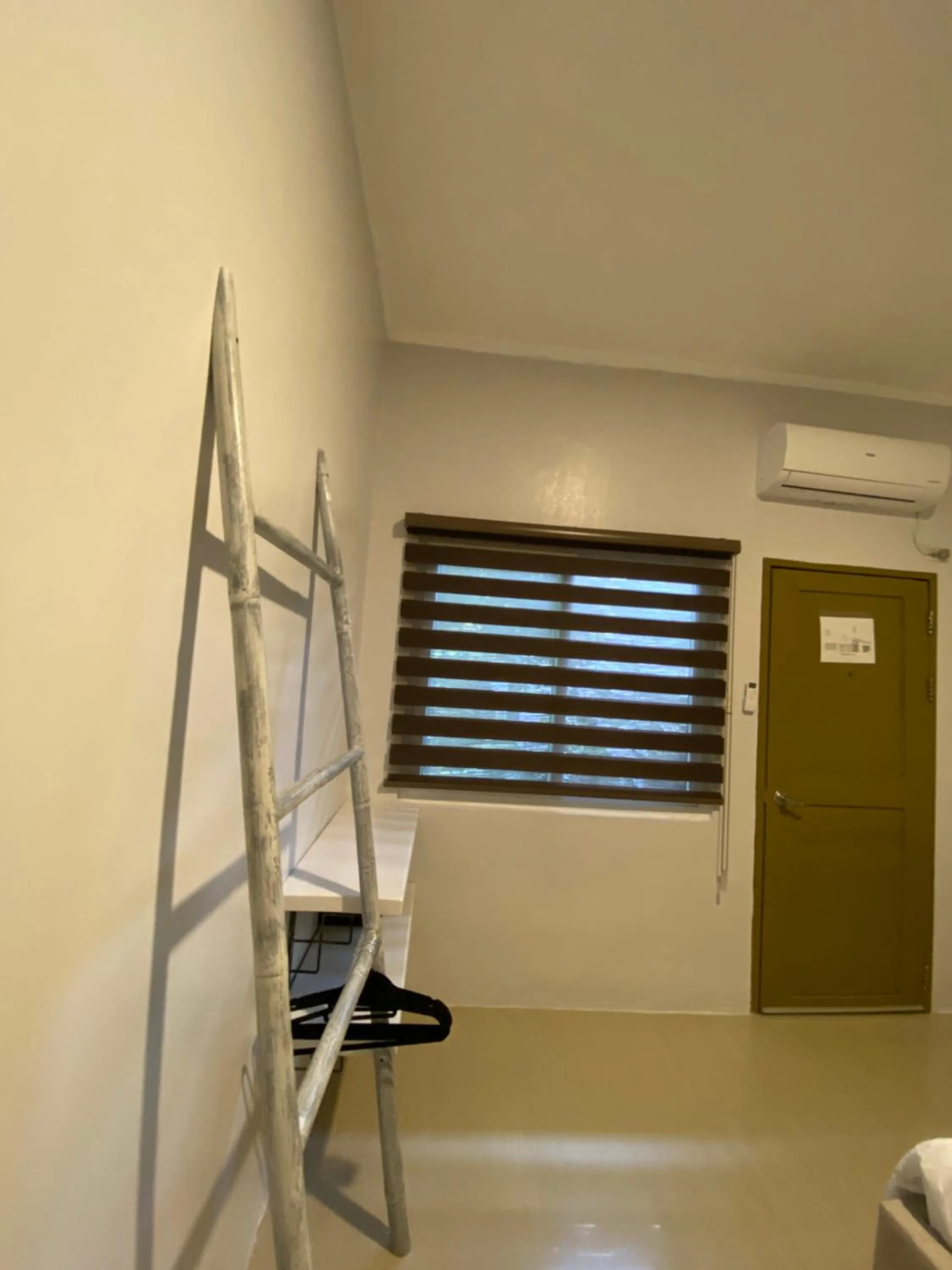 wardrobe in Vivo Siargao